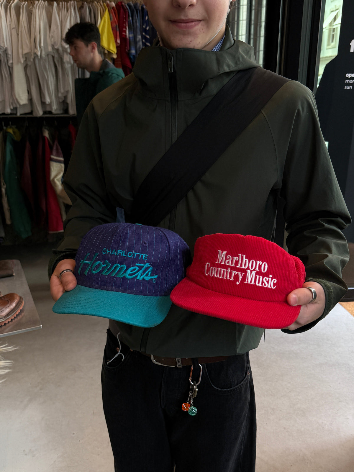 Caps