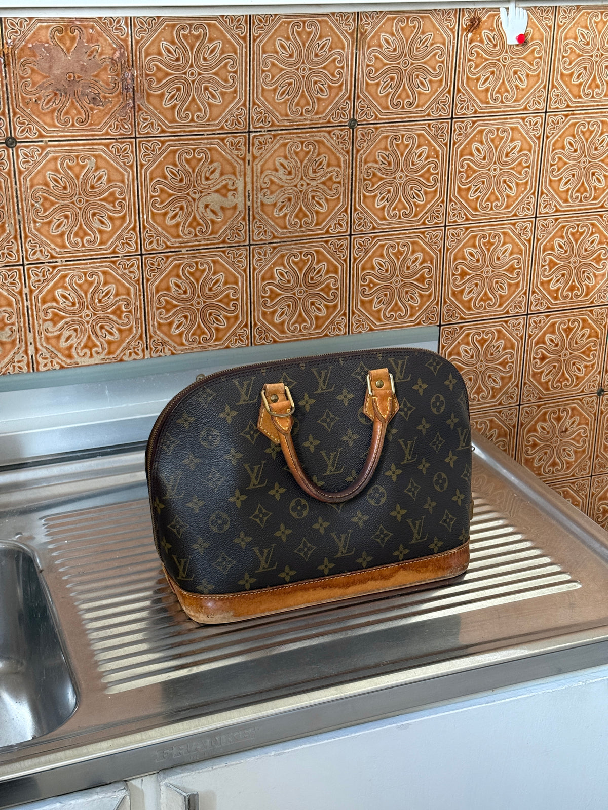 Vintage 1997 Louis Vuitton Alma Bag (BA1907)