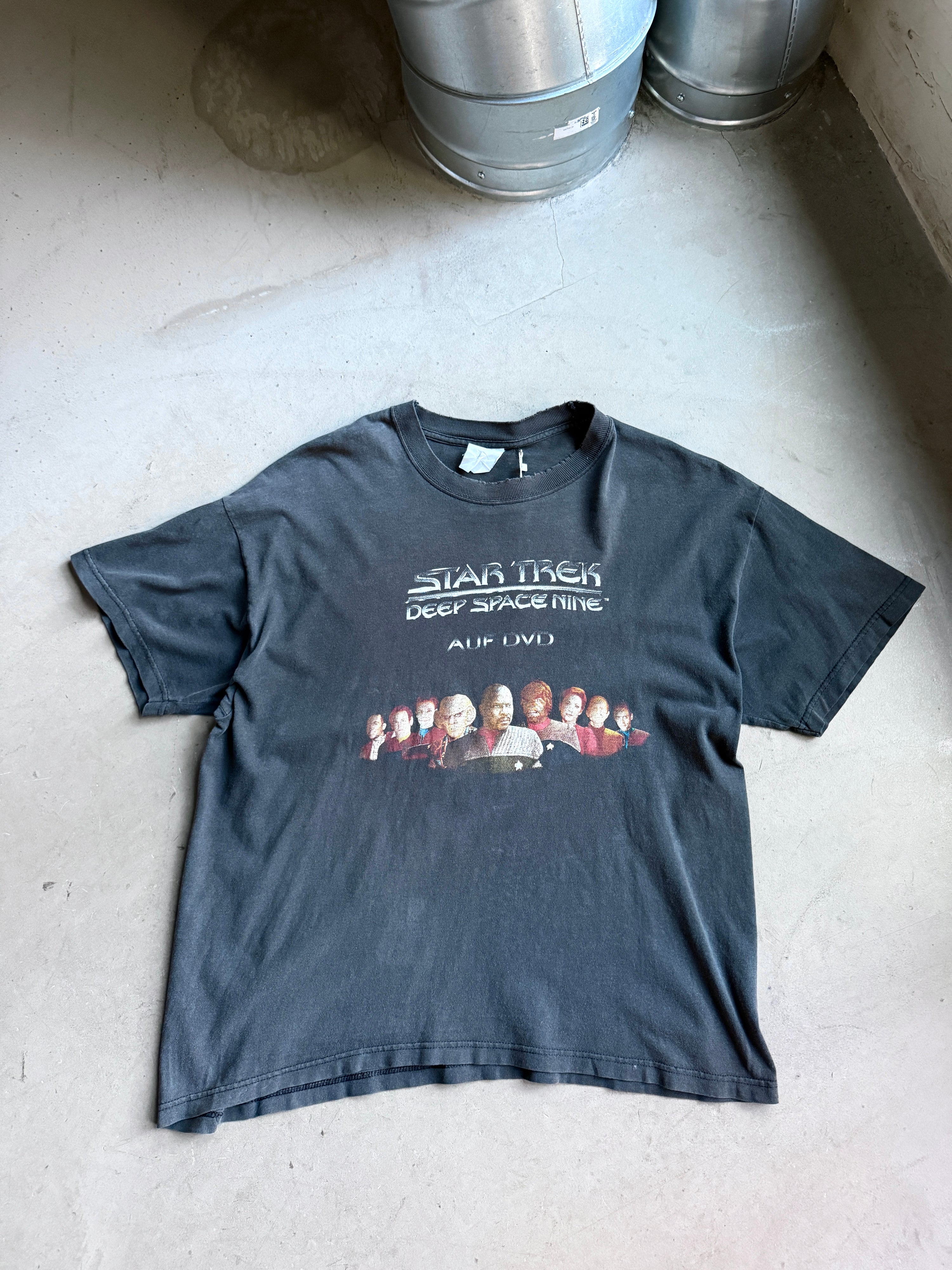 Vintage 1990s Faded Star Trek "Deep Space Nine" T-Shirt Black - L