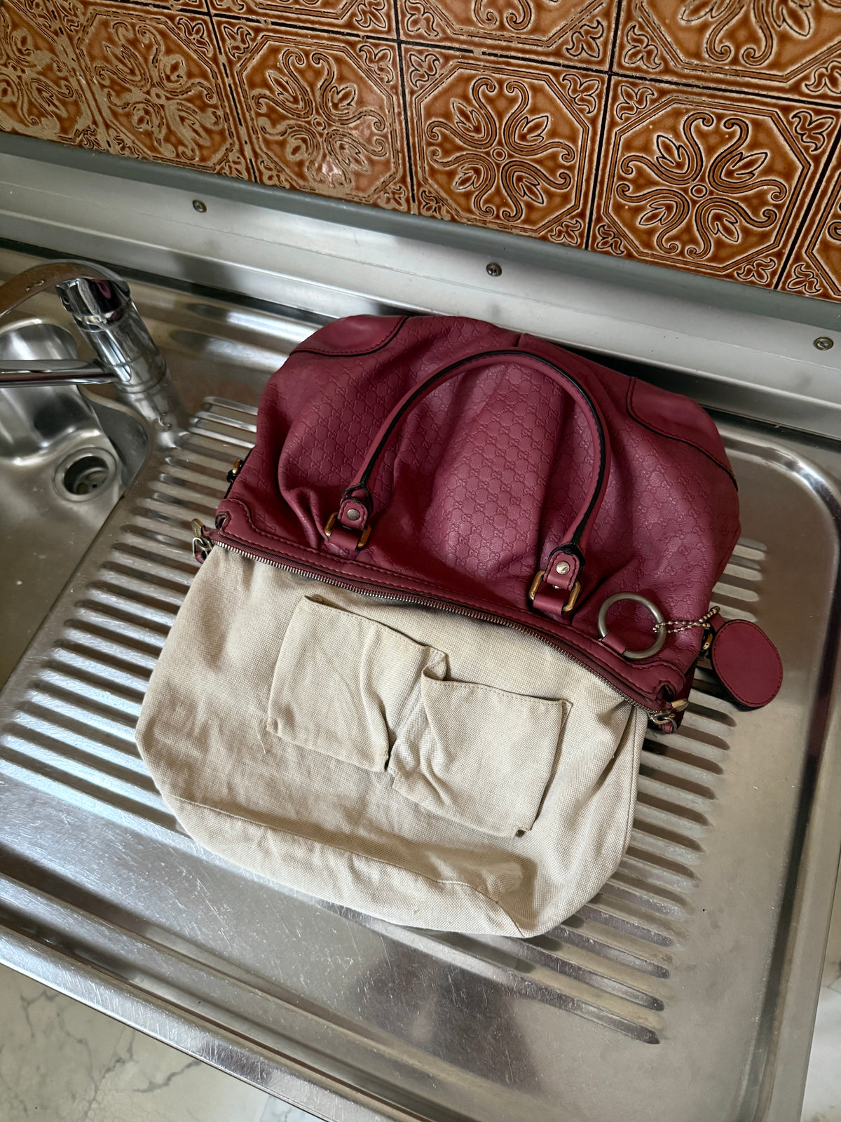 Gucci Microguccissima Sukey Medium 2-Way Bag Pink Leather