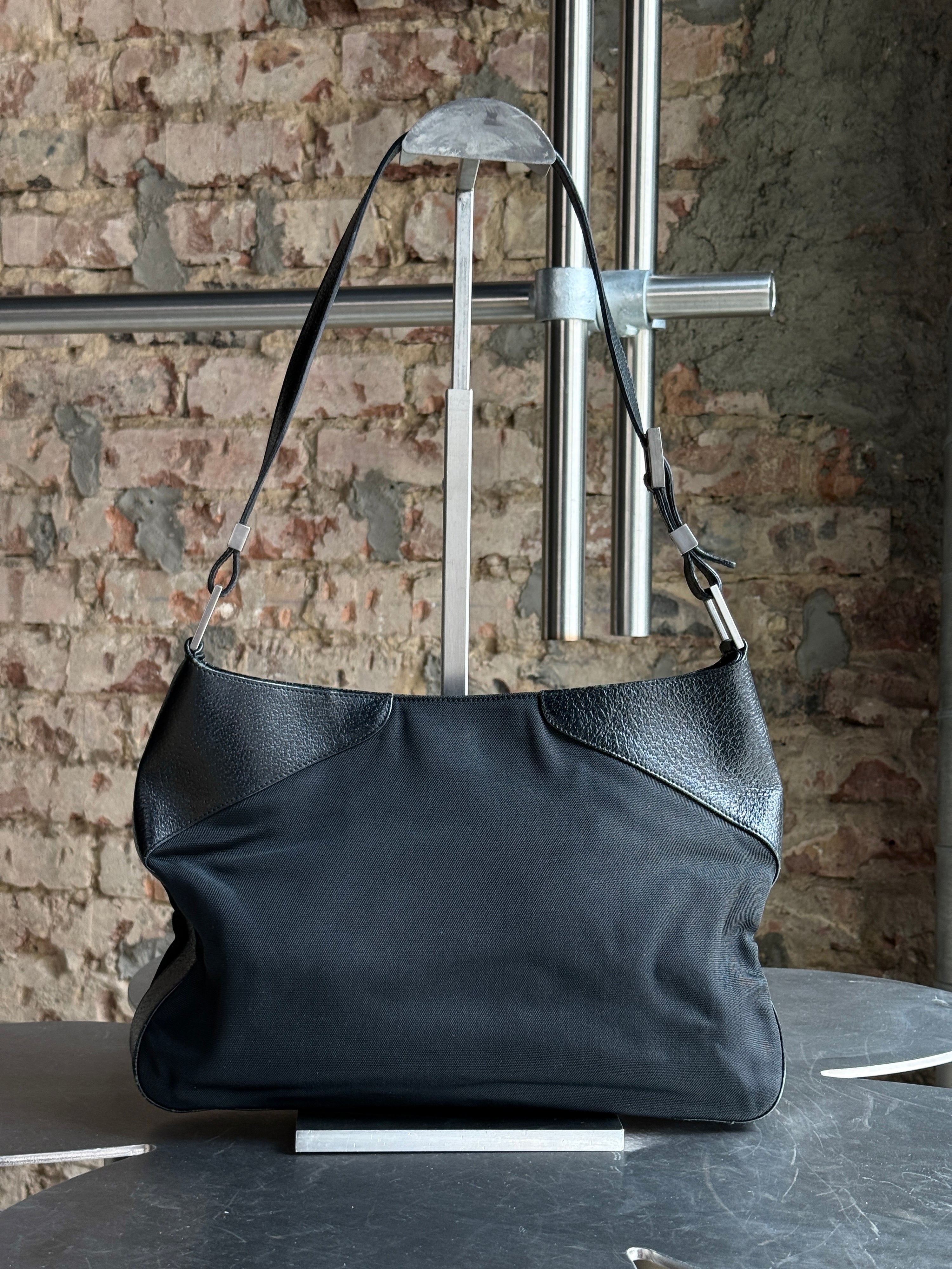 Vintage Gucci Nylon / Leather Shoulder Bag Black