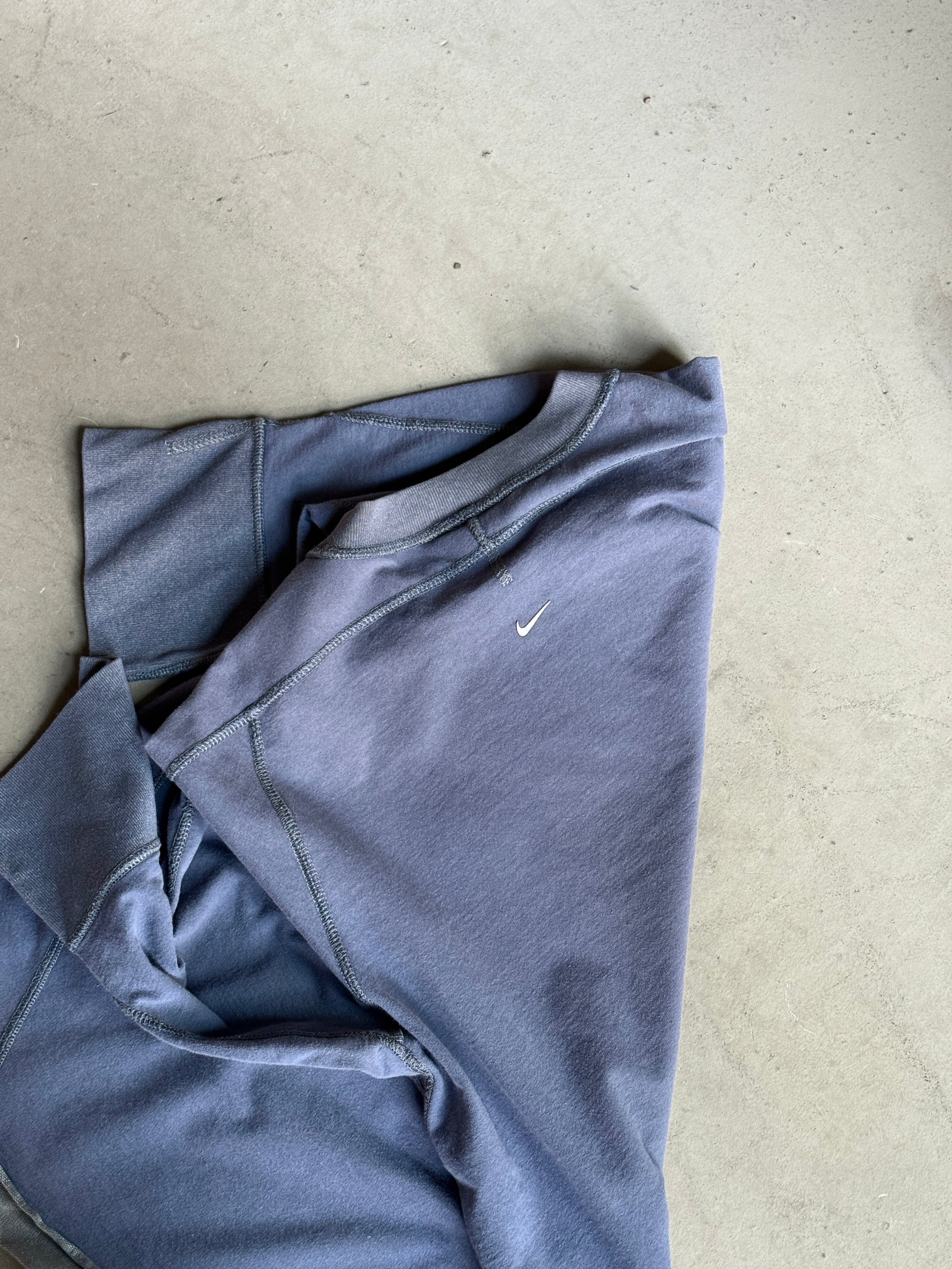 Vintage 2000s Nike "LeBron James" Sports Tee Lavender - M