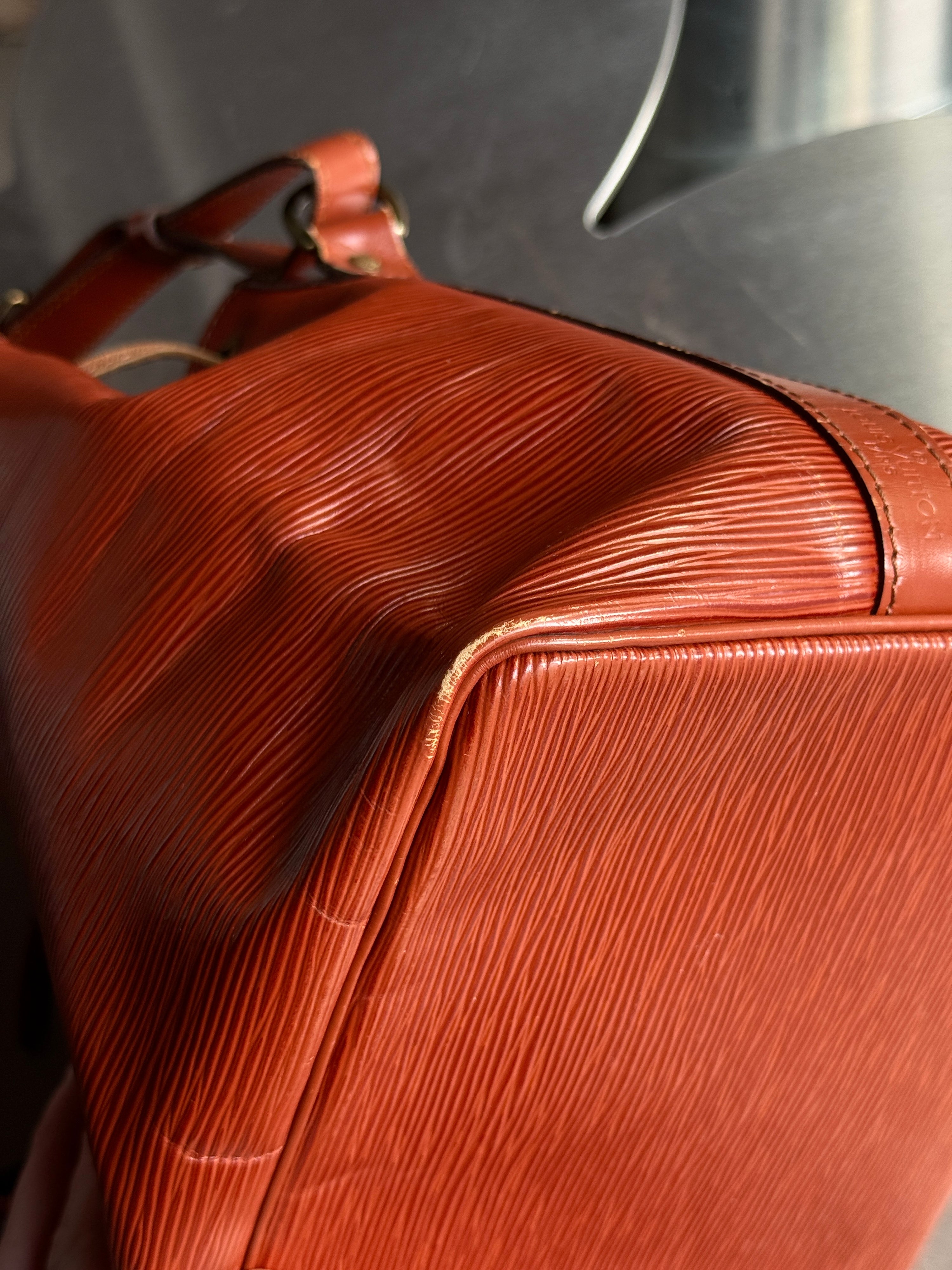 1988 Louis Vuitton Sac Noé Petit Epi Cognac