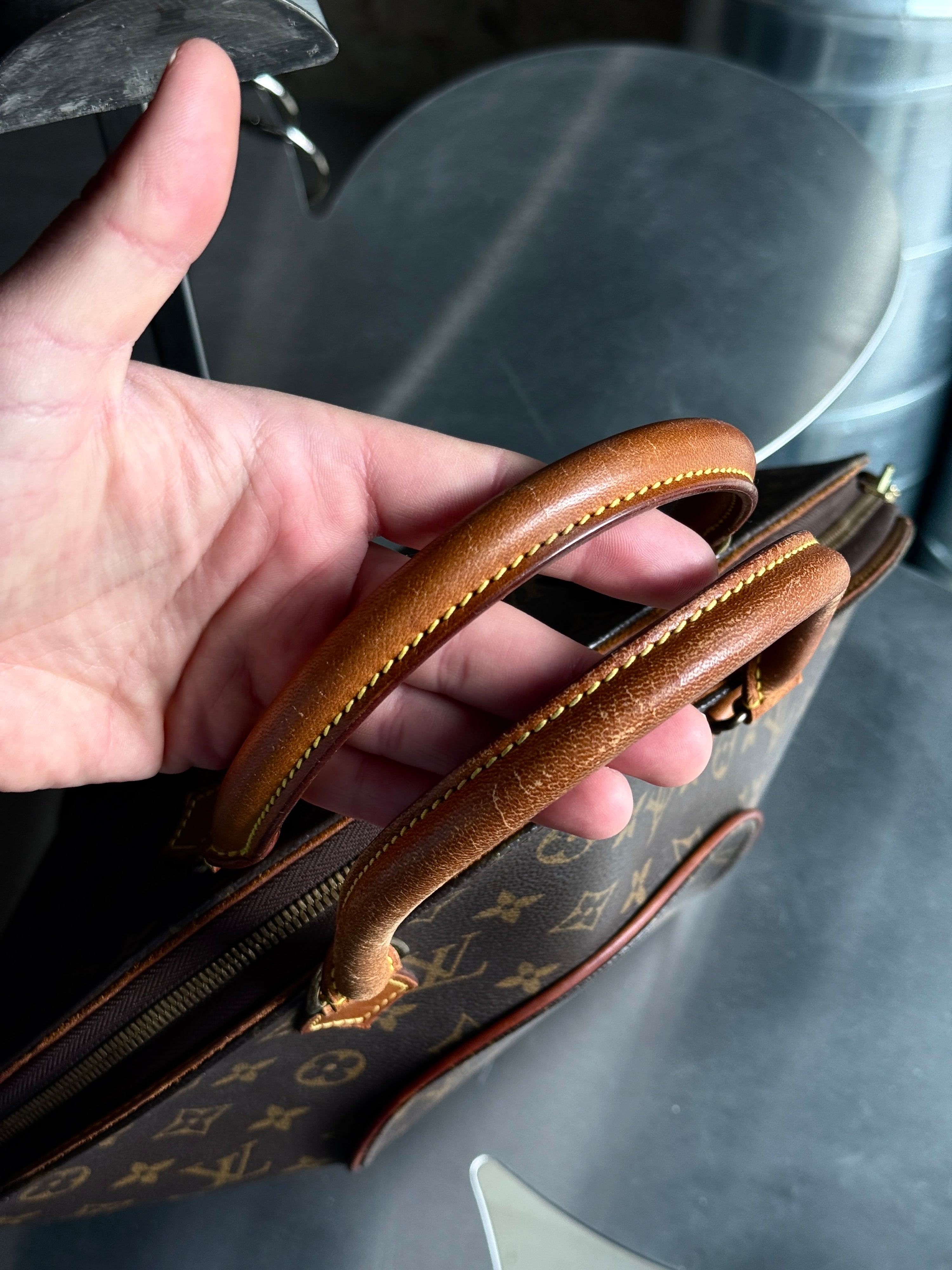 Vintage 1999 Louis Vuitton Ellipse PM Monogram Bag (MI0959)