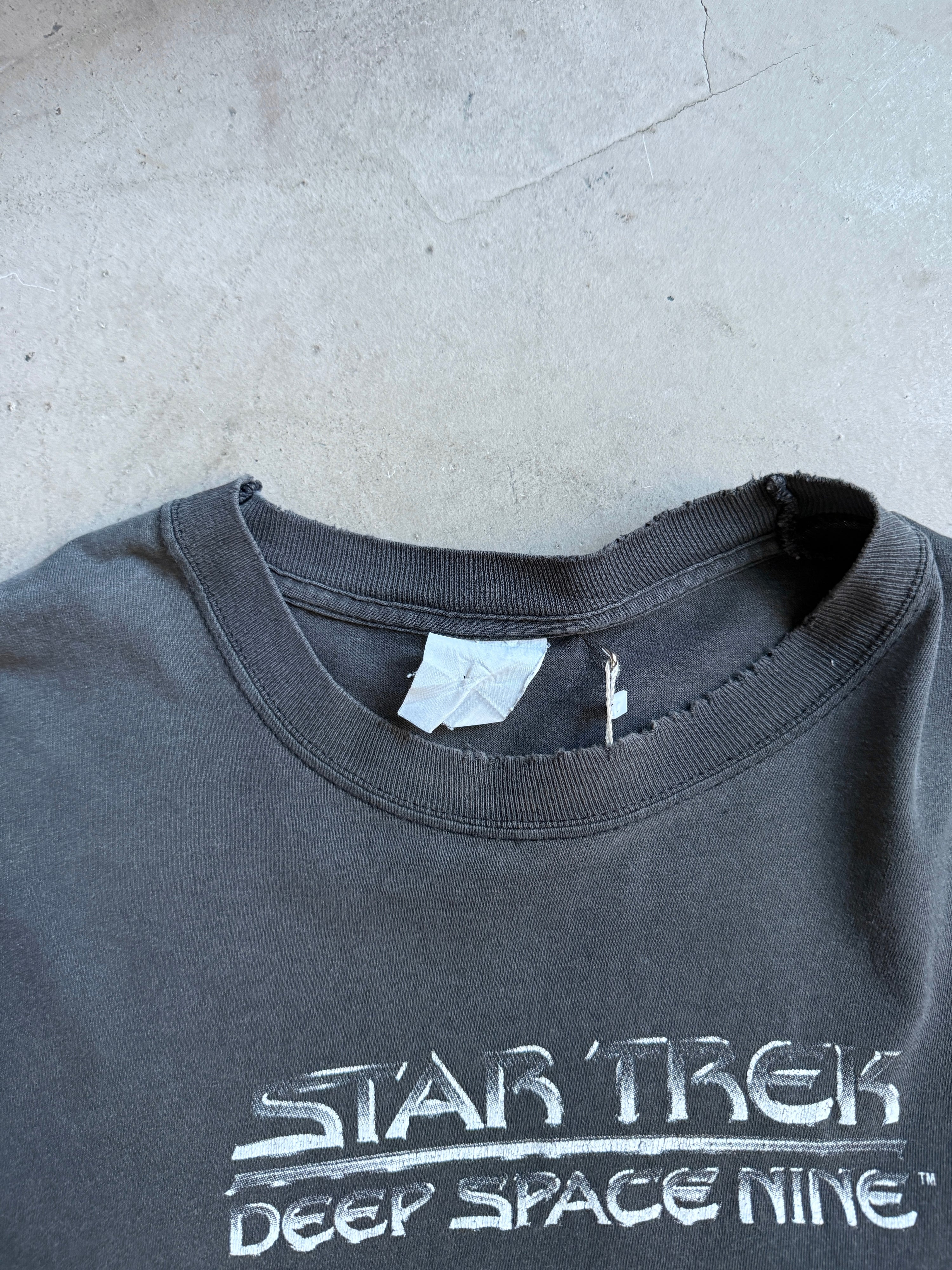 Vintage 1990s Faded Star Trek "Deep Space Nine" T-Shirt Black - L