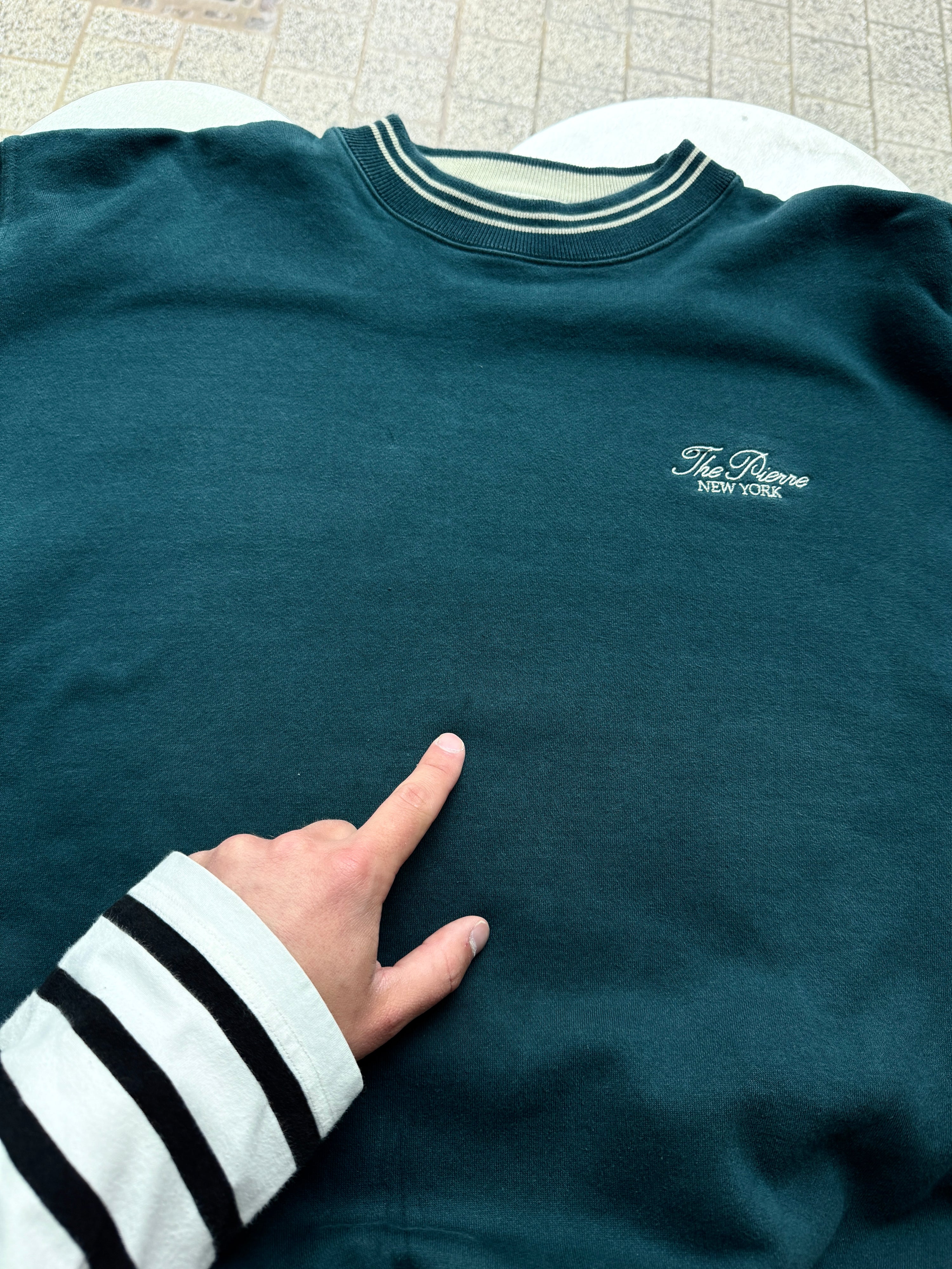 Vintage 1990s “The Pierre NYC” Sweatshirt Green - M