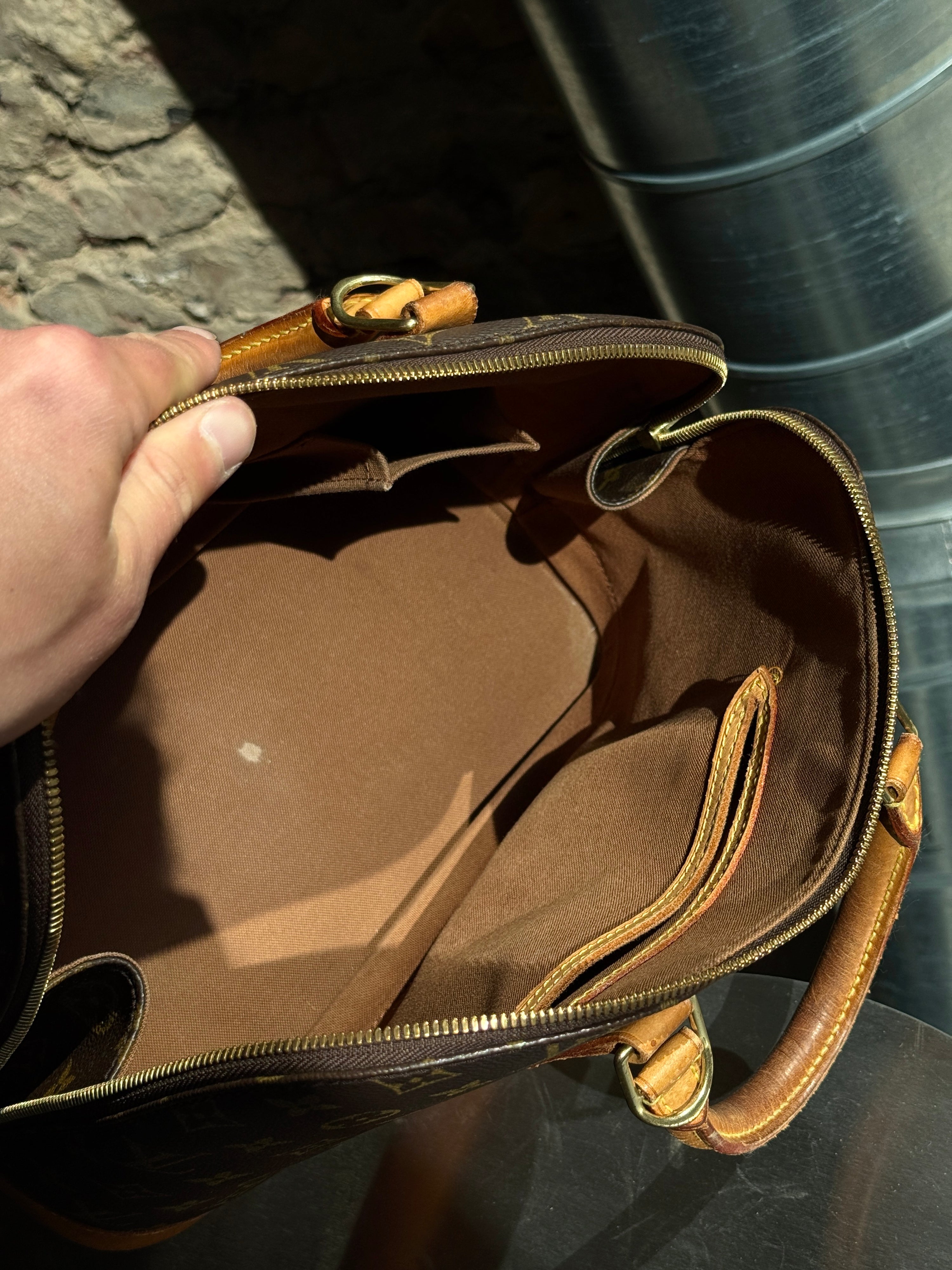 Vintage 2001 Louis Vuitton Alma Monogram Bag (FL0091)