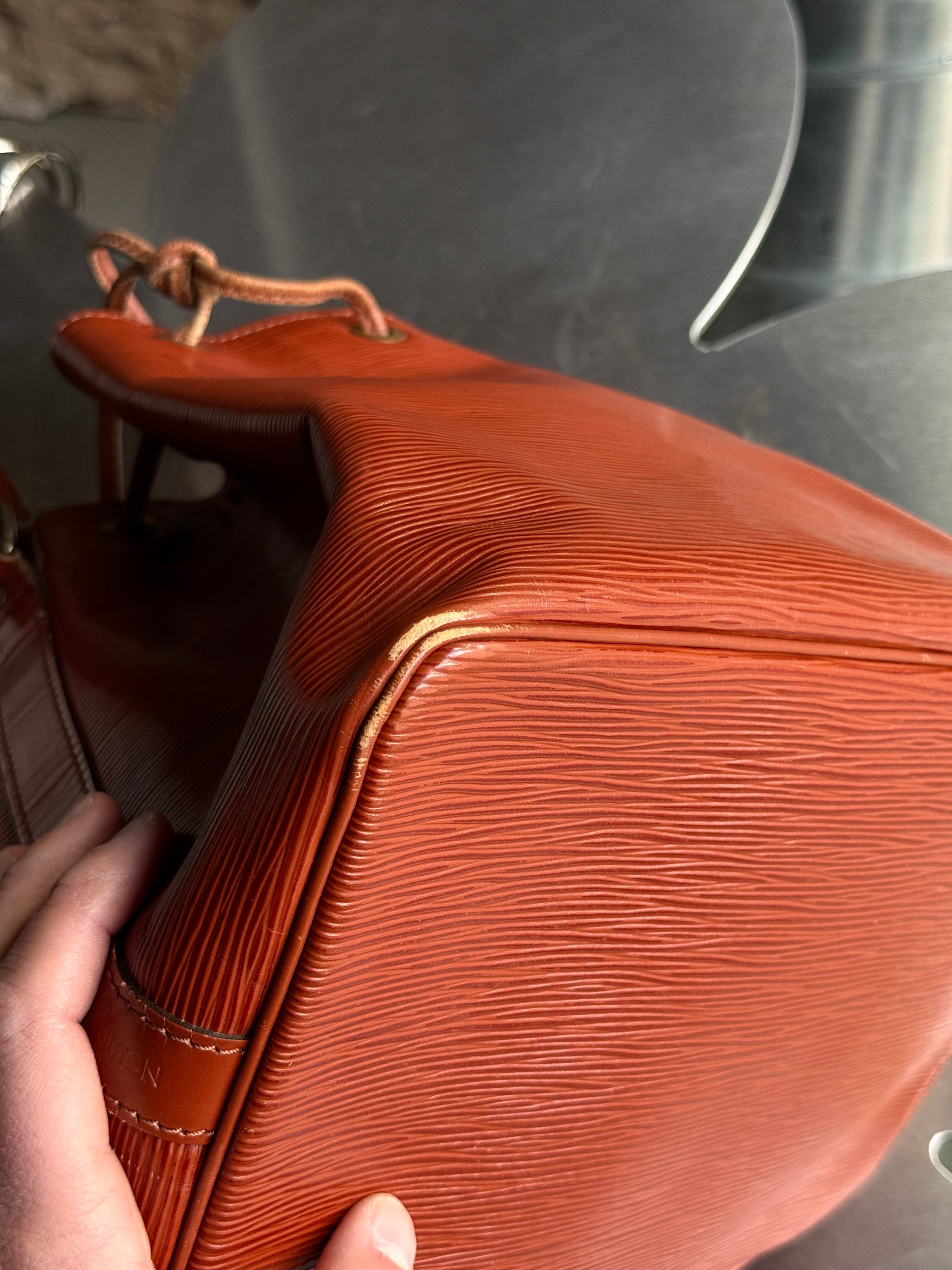 1988 Louis Vuitton Sac Noé Petit Epi Cognac