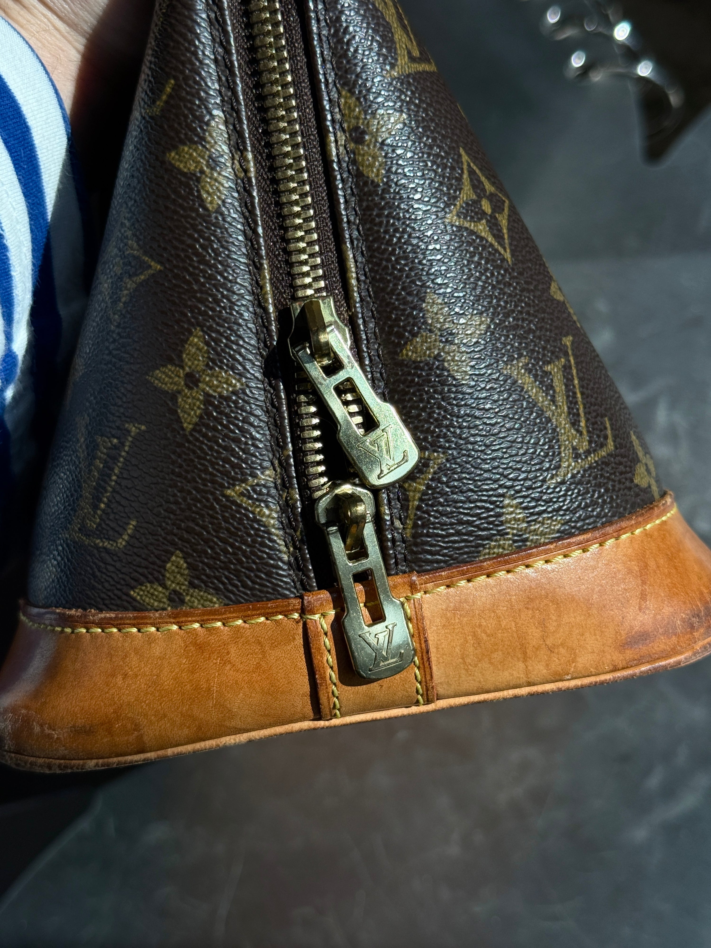 Vintage 2001 Louis Vuitton Alma Monogram Bag (FL0091)