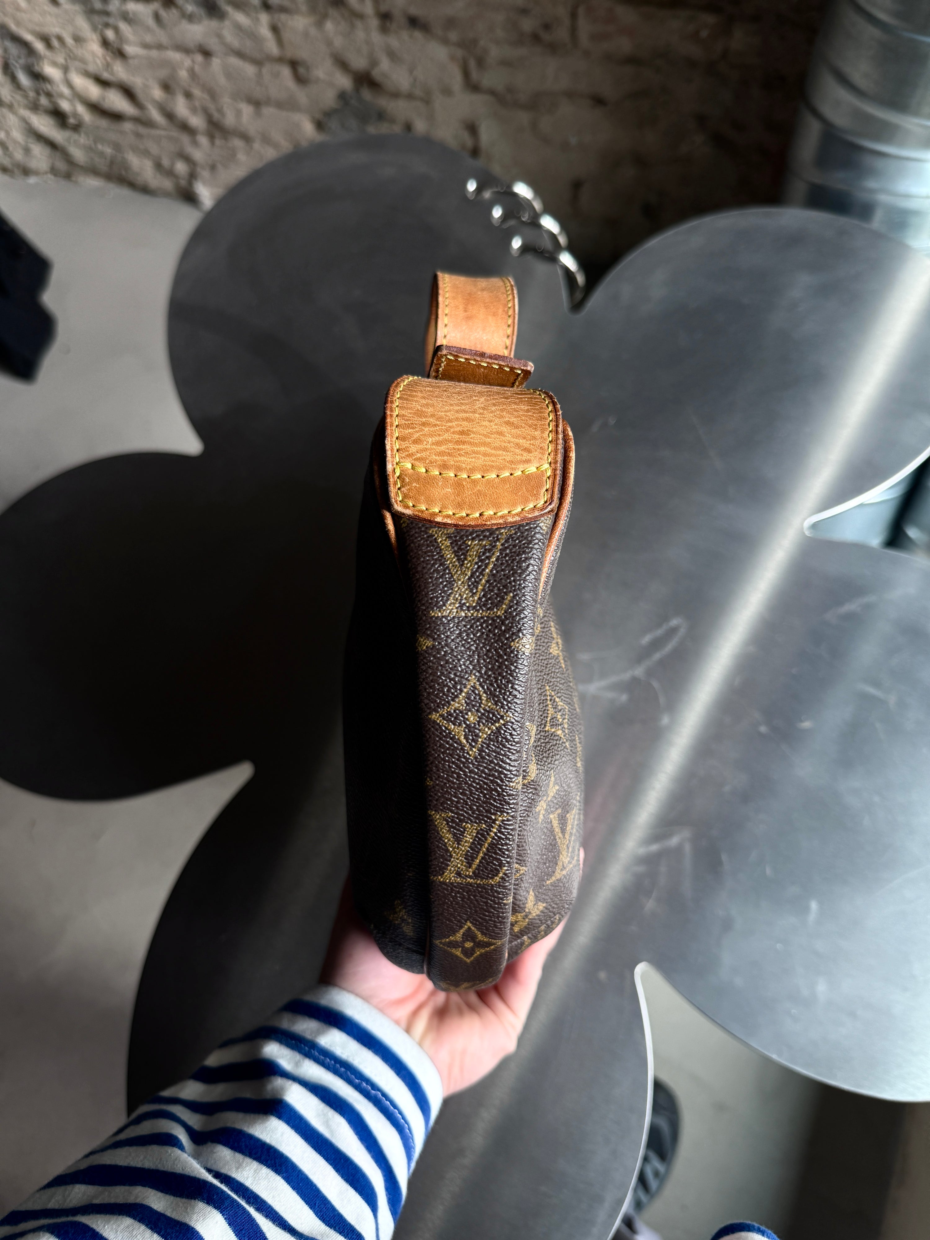 Vintage 2003 Louis Vuitton Croissant MM Bag (FL0043)