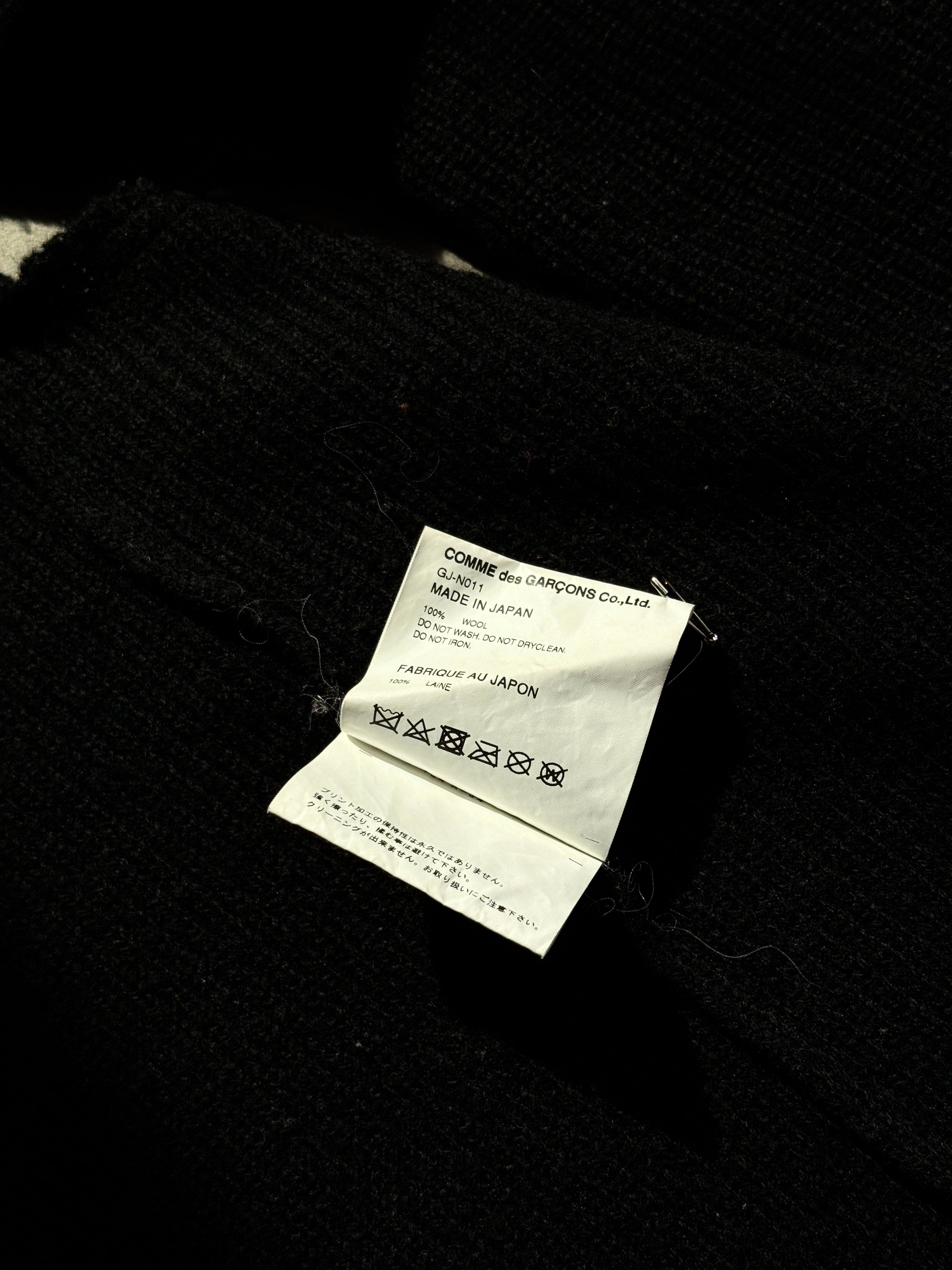 AW2022 Comme des Garçons Graphic Asymetrical Wool Knit Black - S