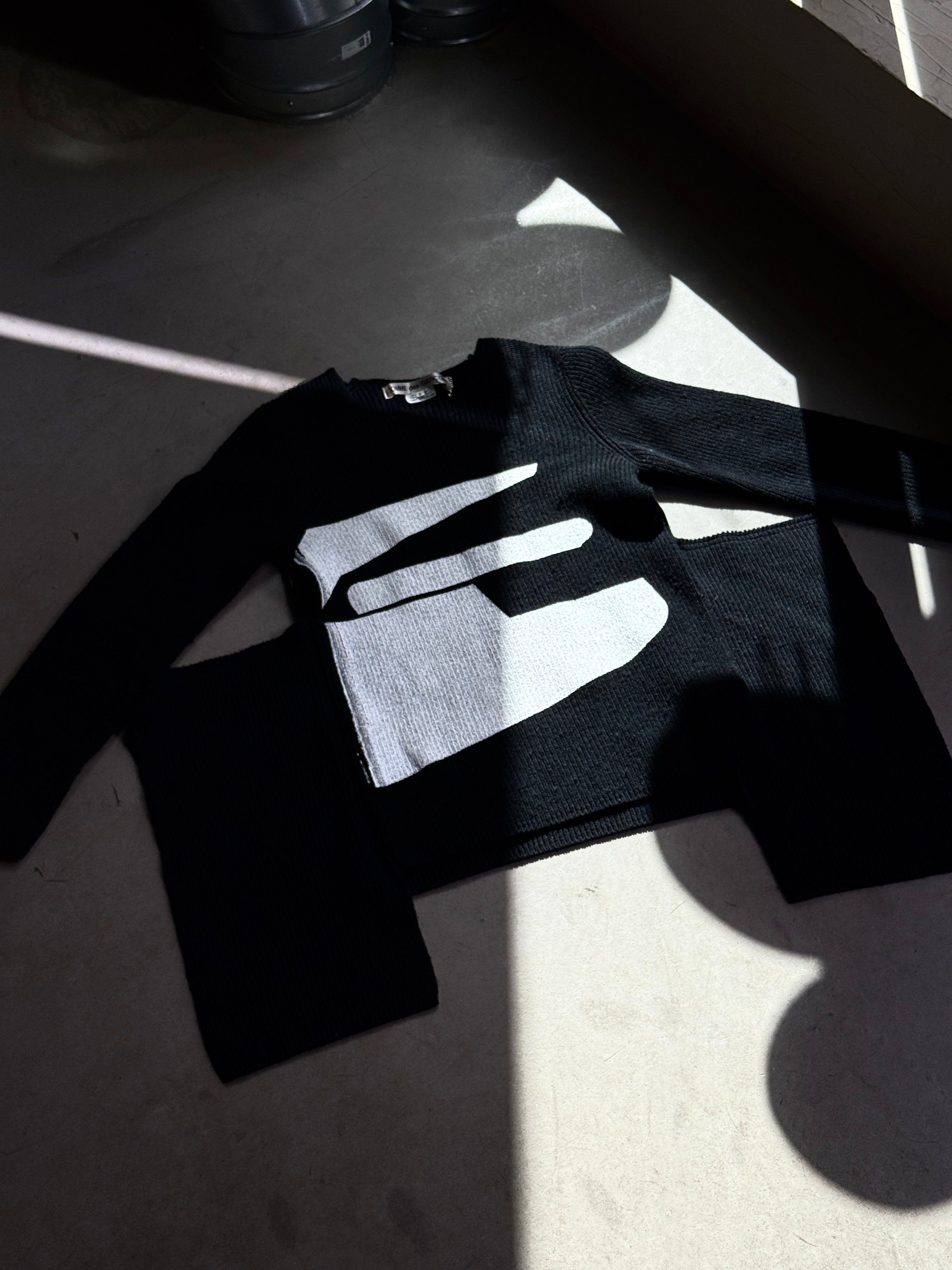 AW2022 Comme des Garçons Graphic Asymetrical Wool Knit Black - S