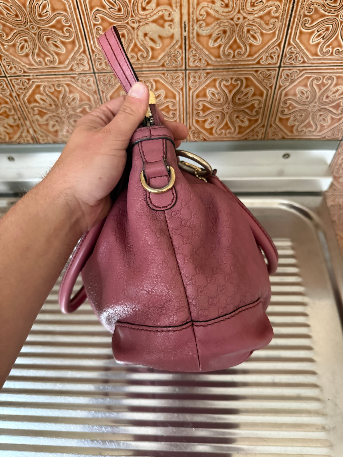 Gucci Microguccissima Sukey Medium 2-Way Bag Pink Leather