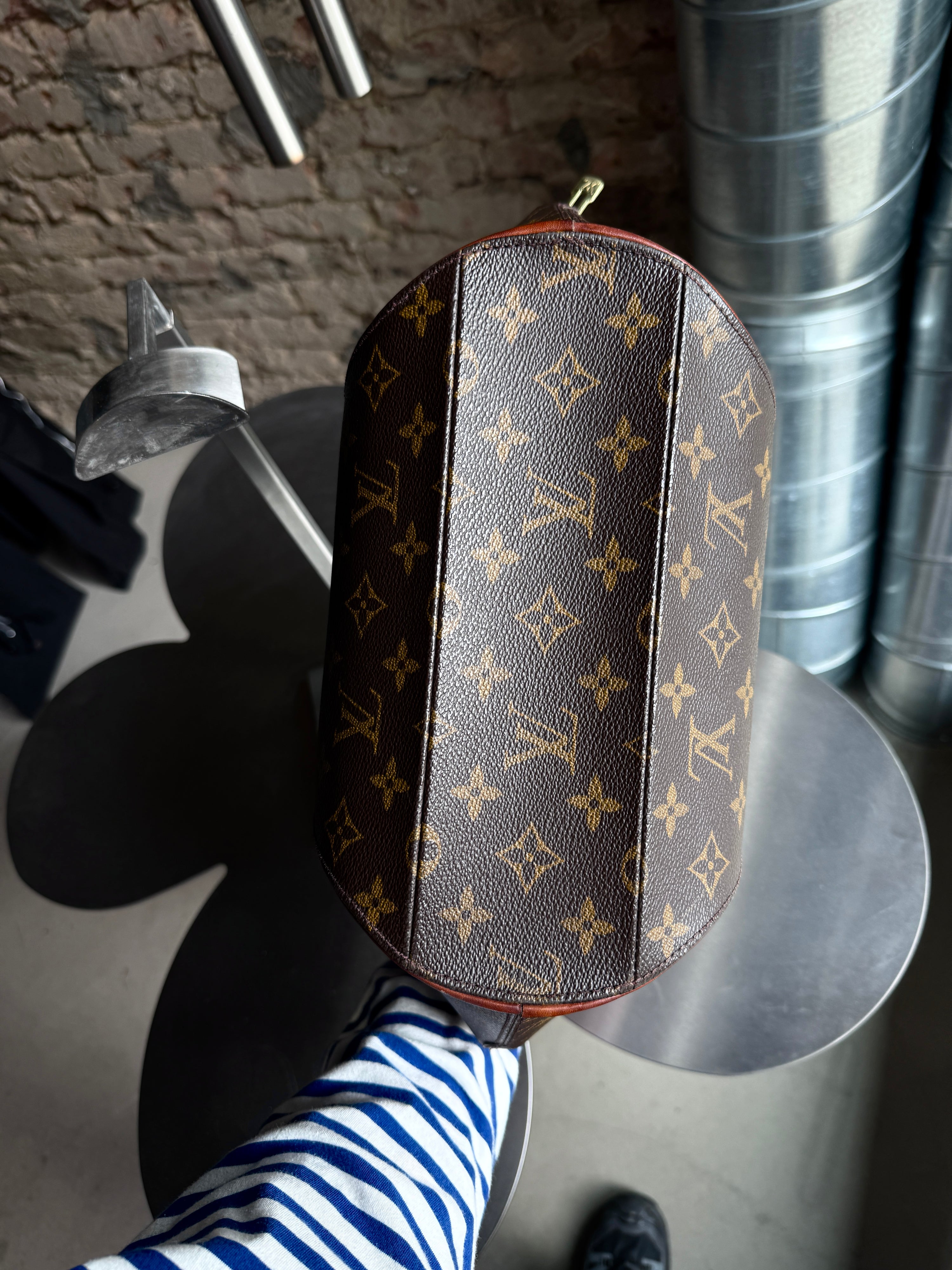 Vintage 1999 Louis Vuitton Ellipse PM Monogram Bag (MI0959)