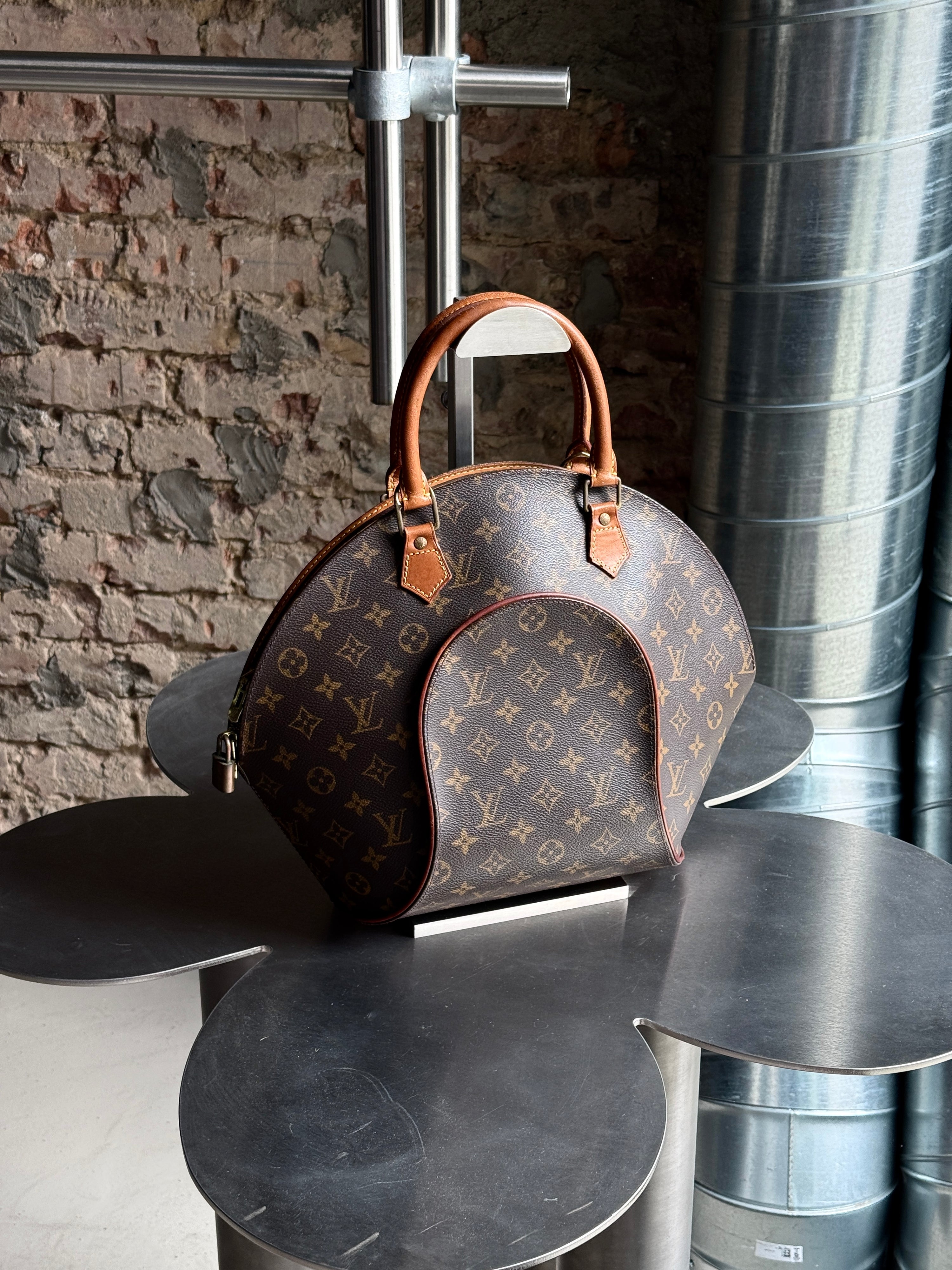 Vintage 1999 Louis Vuitton Ellipse PM Monogram Bag (MI0959)