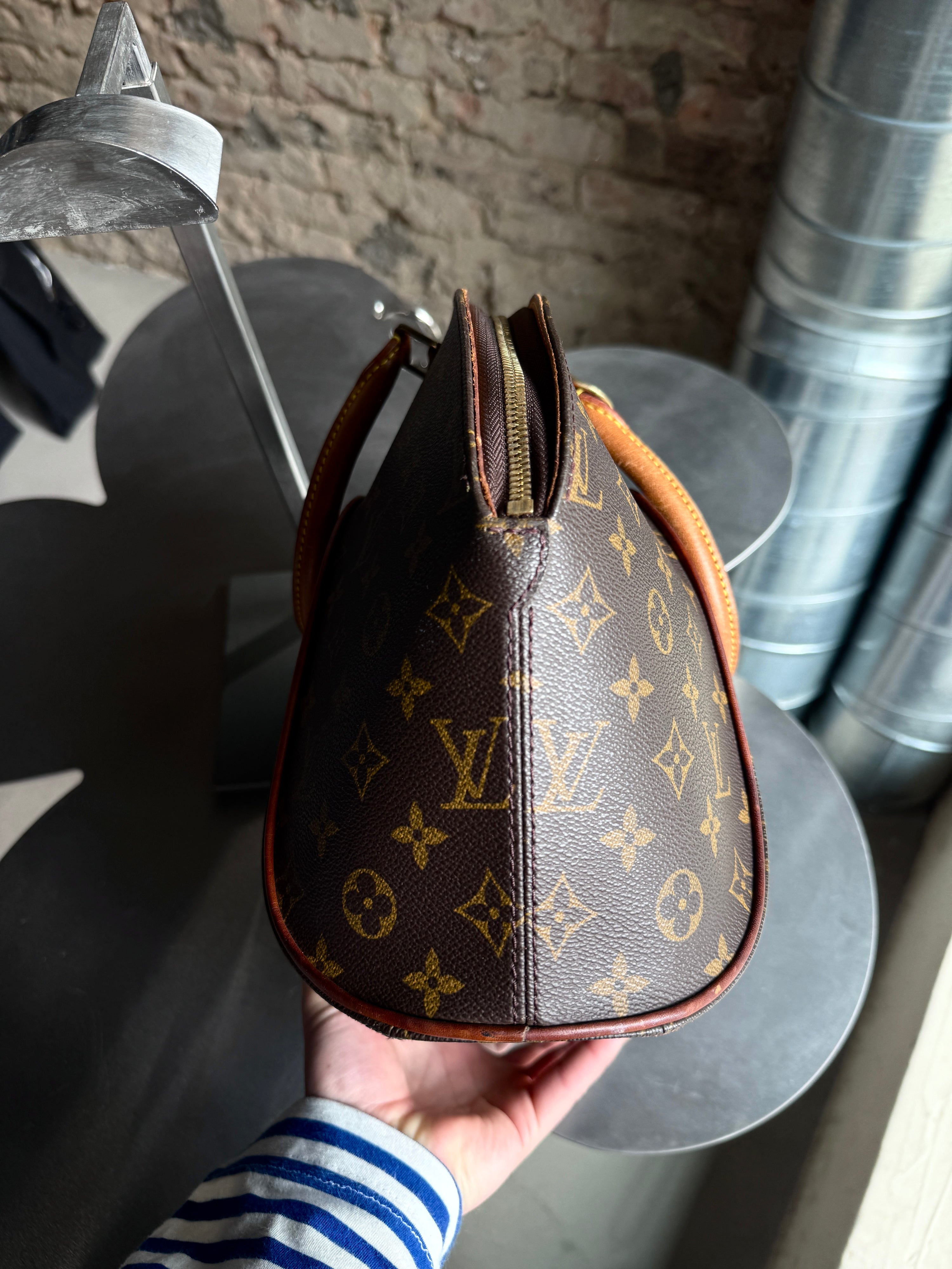 Vintage 1999 Louis Vuitton Ellipse PM Monogram Bag (MI0959)