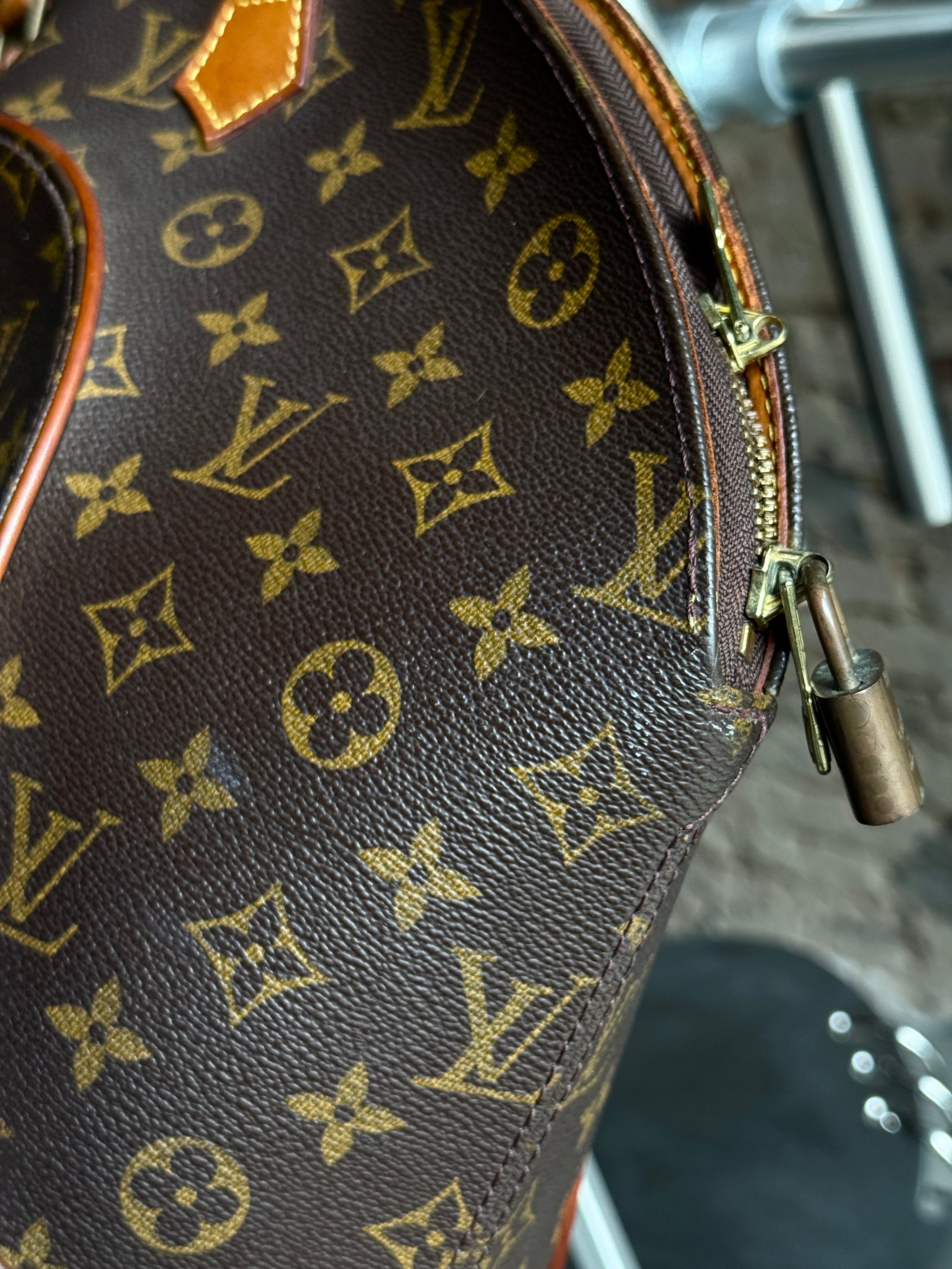 Vintage 1999 Louis Vuitton Ellipse PM Monogram Bag (MI0959)