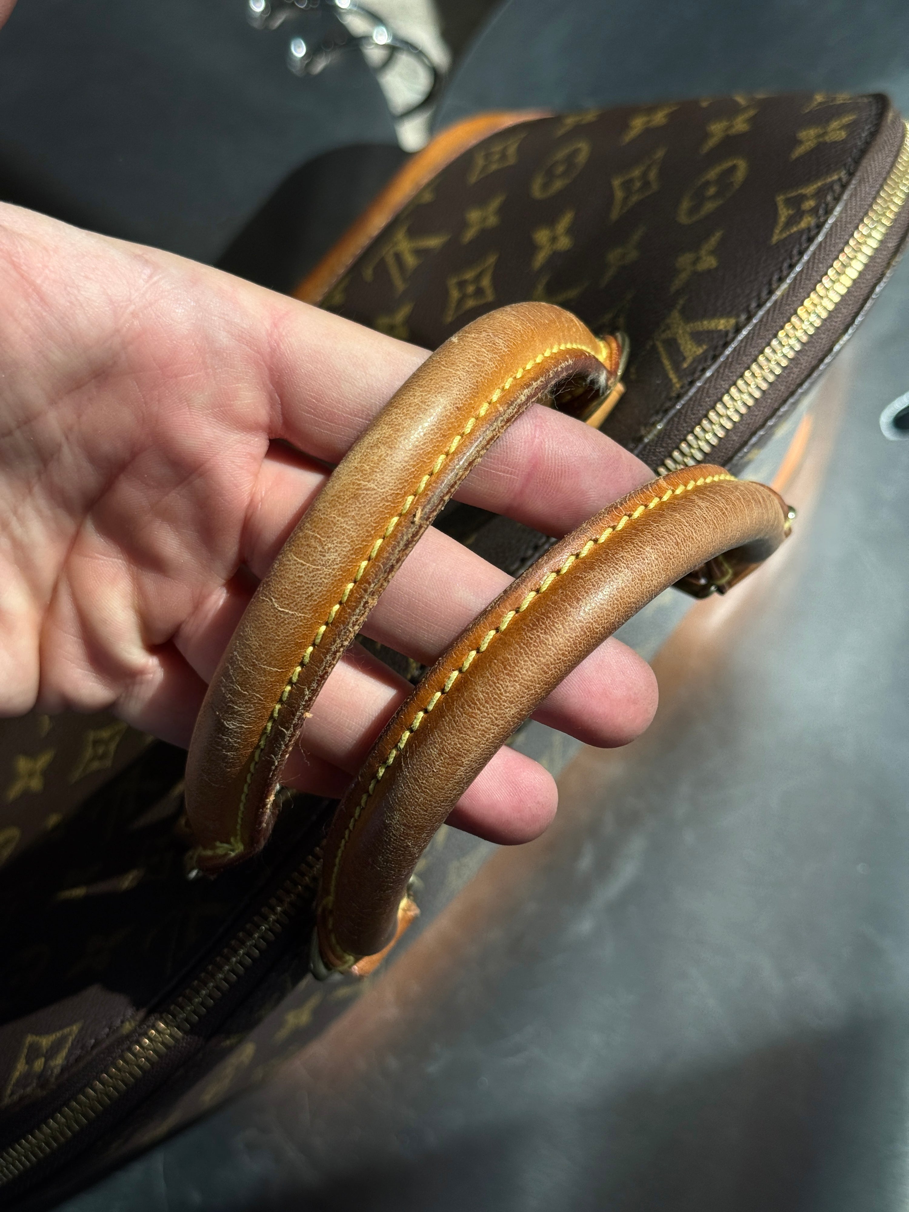 Vintage 2001 Louis Vuitton Alma Monogram Bag (FL0091)