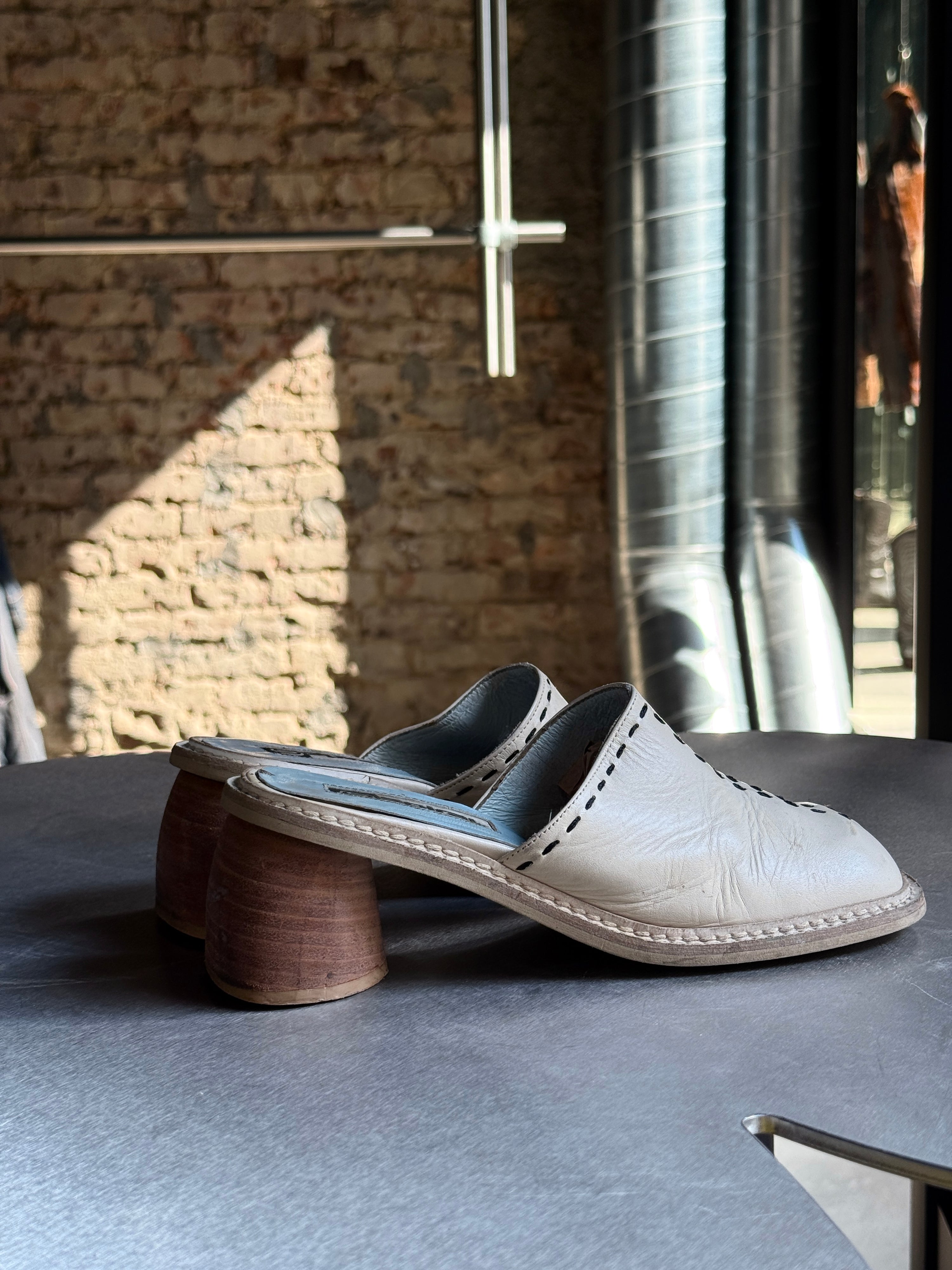 Vintage “Spiral” Leather Mule Clogs White - EU 36