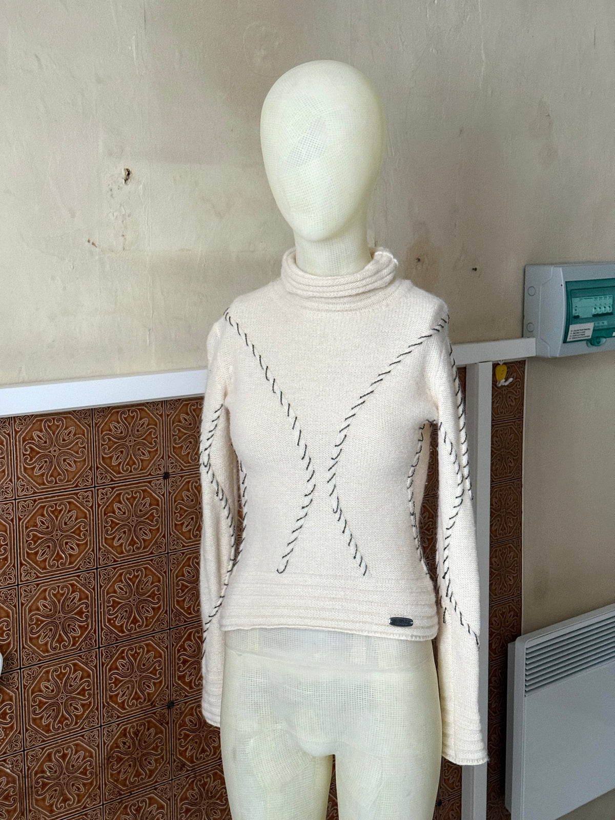 Vintage "Versace Jeans Couture" Cream  Whipstitch Chain Wool Turtleneck Knit - XS