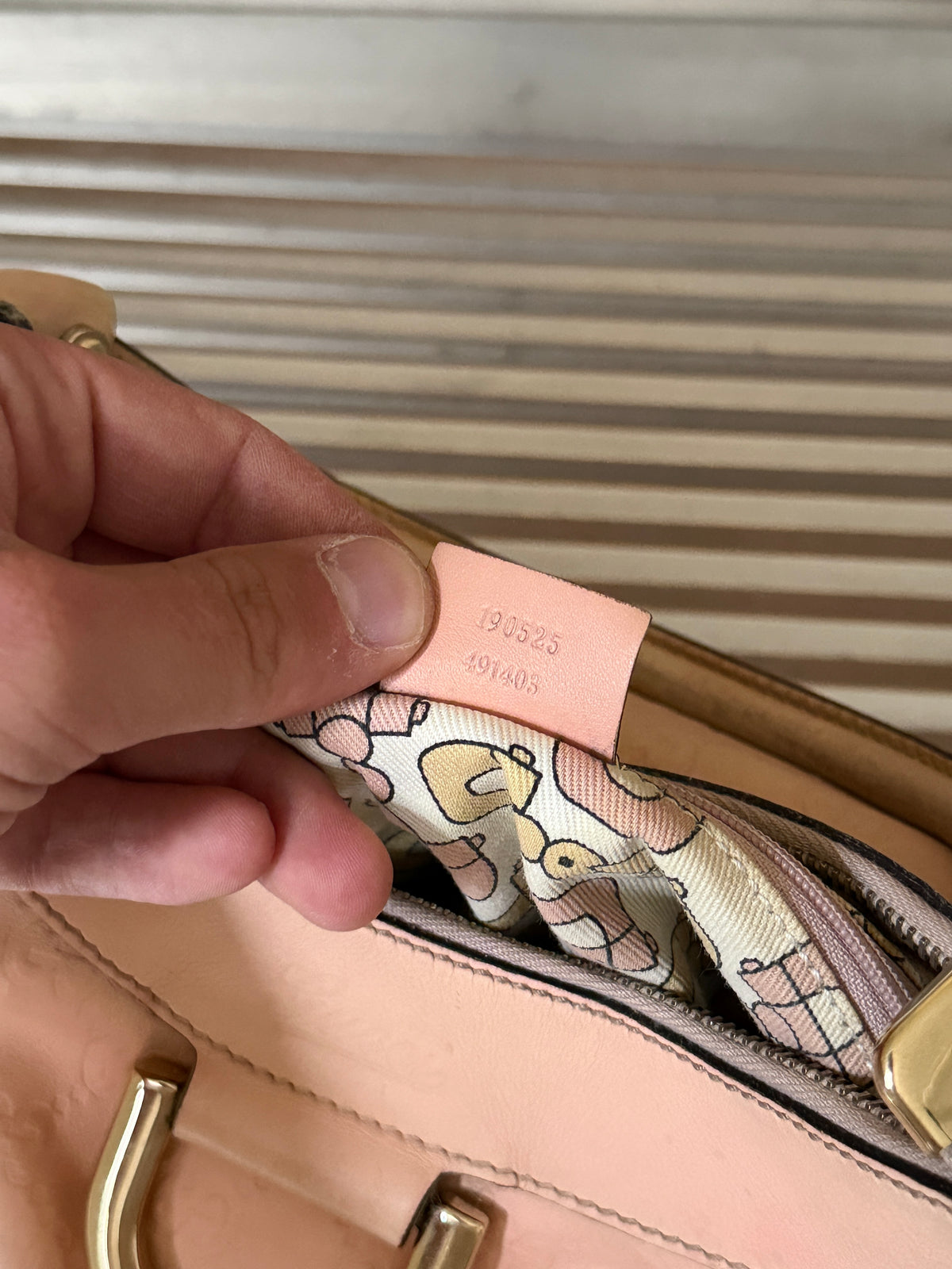 Gucci Guccissima Abbey D-Ring Small Leather Shoulder Bag Pink