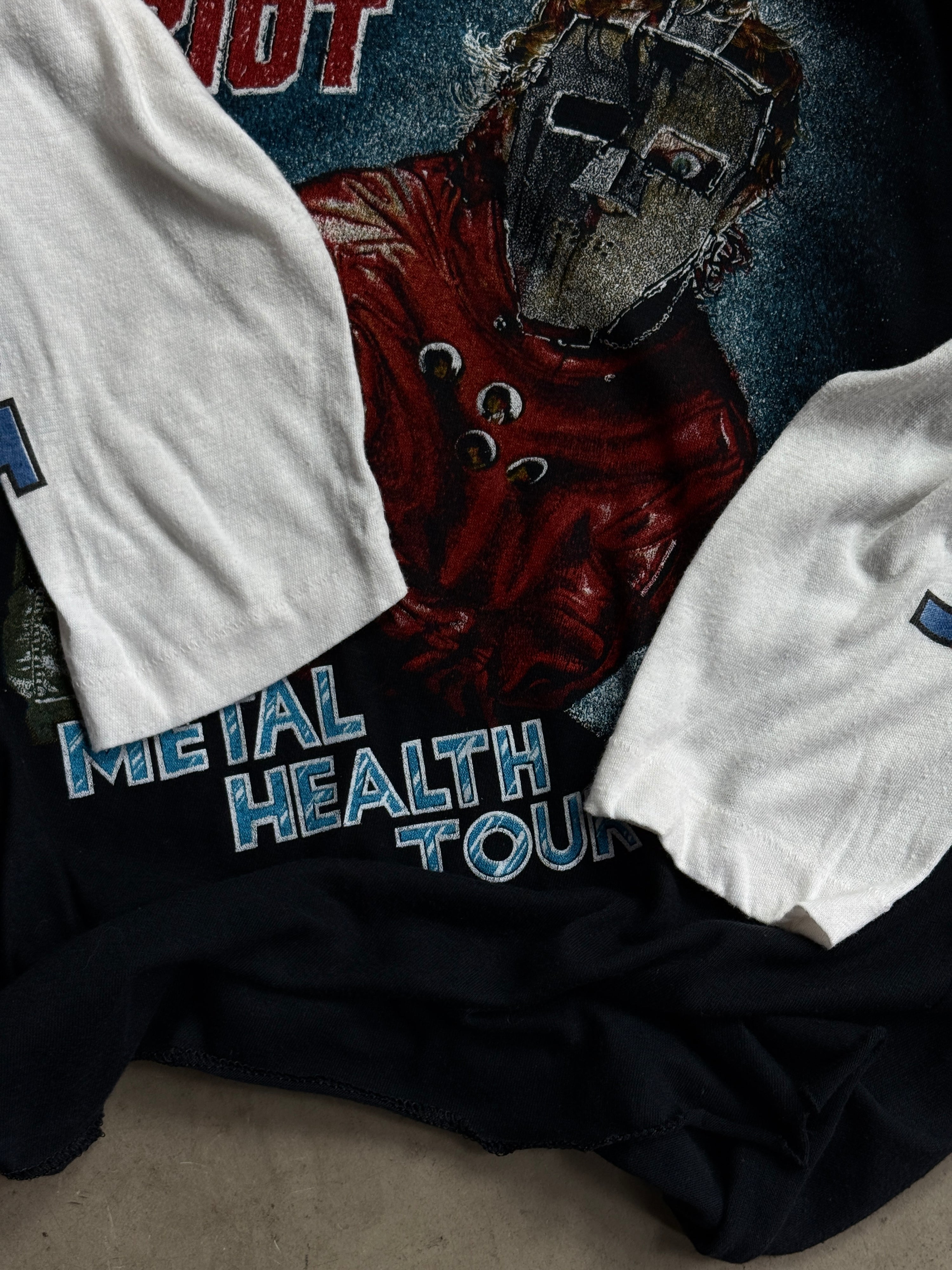 Vintage 1980s “Quiet Riot” Raglan T-Shirt Black - S