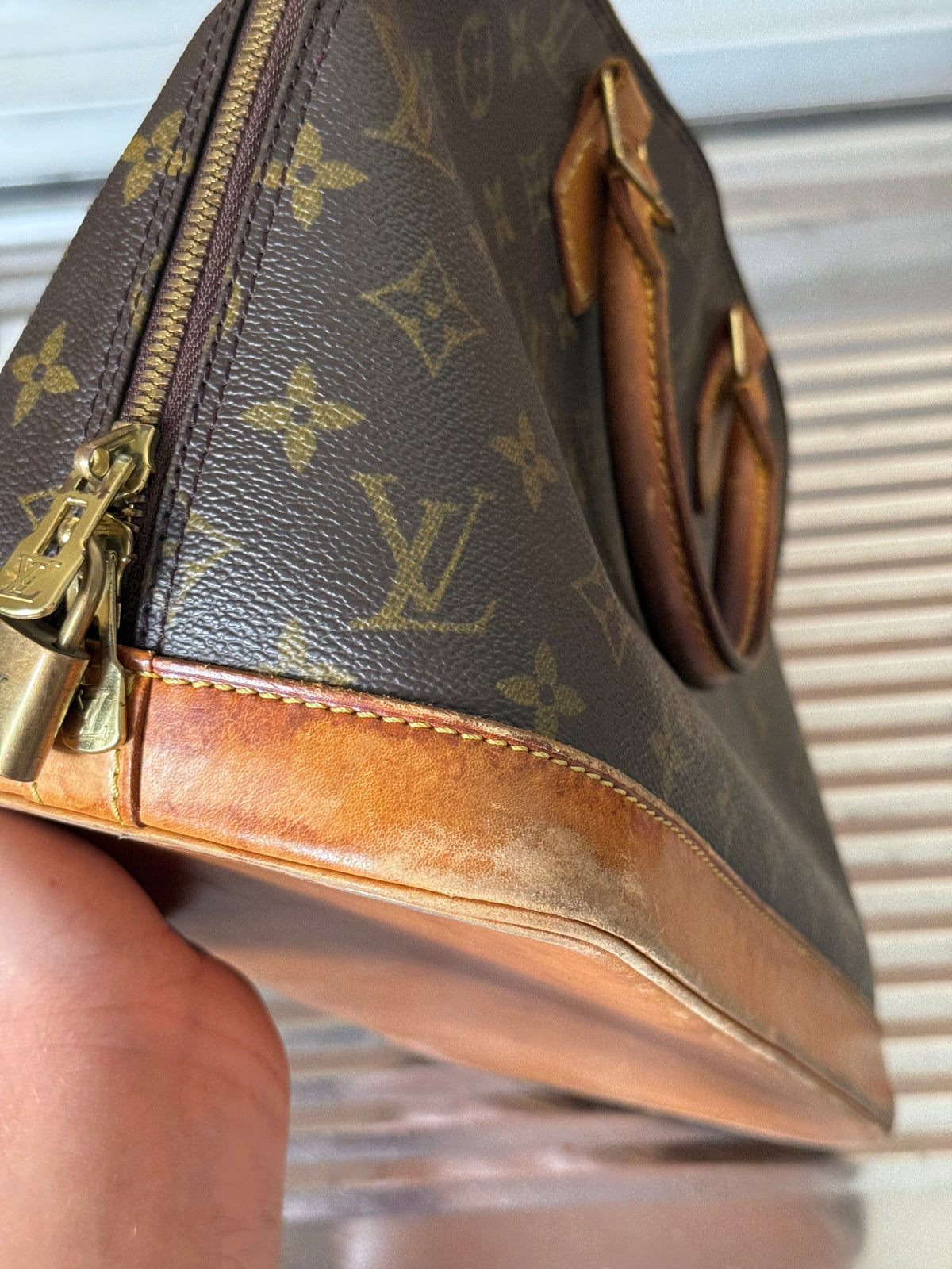 Vintage 1997 Louis Vuitton Alma Bag (BA1907)