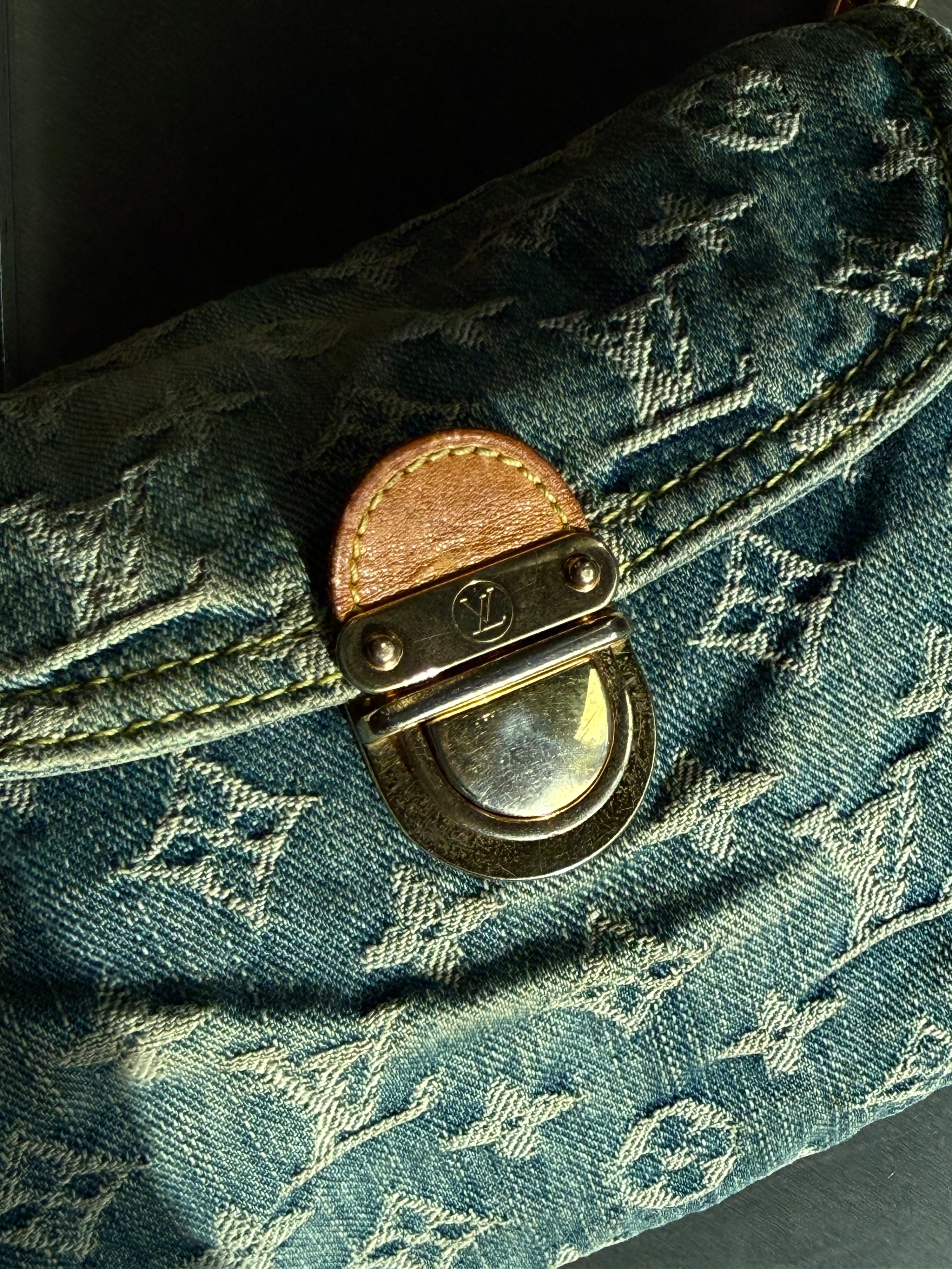 Vintage 2005 Louis Vuitton Denim Monogram Mini Pleaty Shoulder Bag (CA0075)