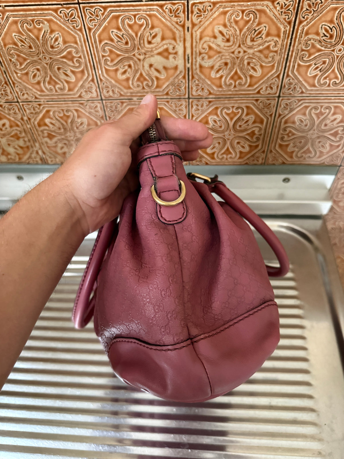 Gucci Microguccissima Sukey Medium 2-Way Bag Pink Leather