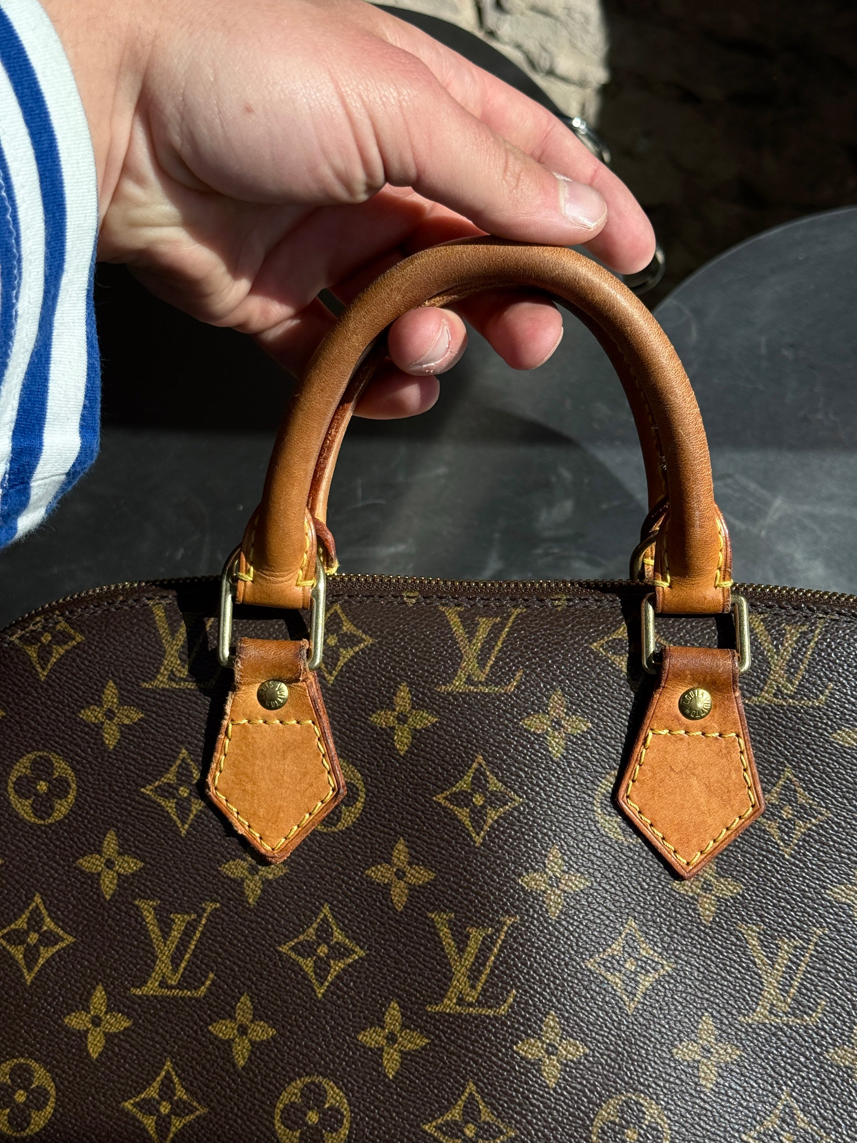 Vintage 2001 Louis Vuitton Alma Monogram Bag (FL0091)