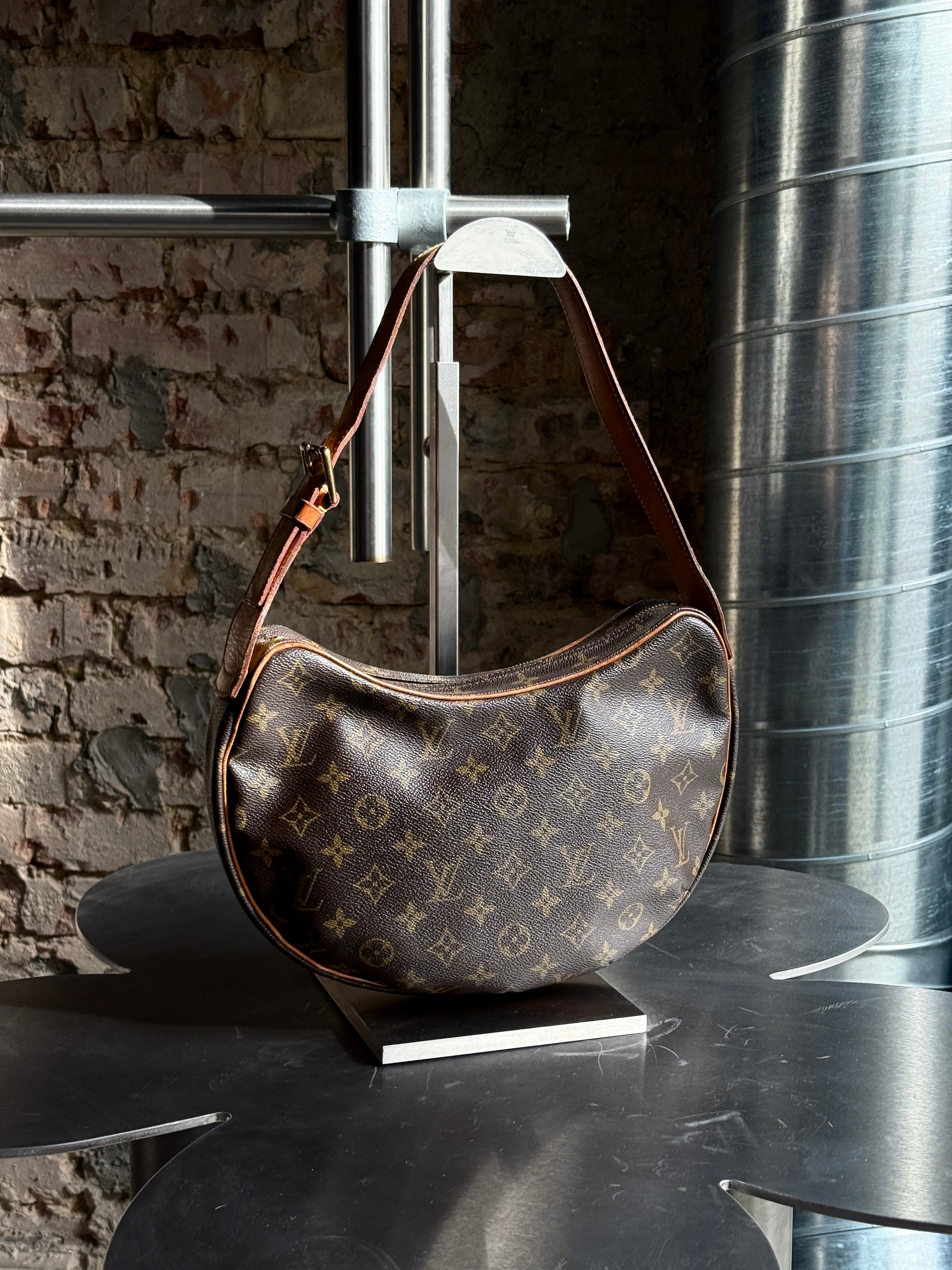 Vintage 2003 Louis Vuitton Croissant MM Bag (FL0043)