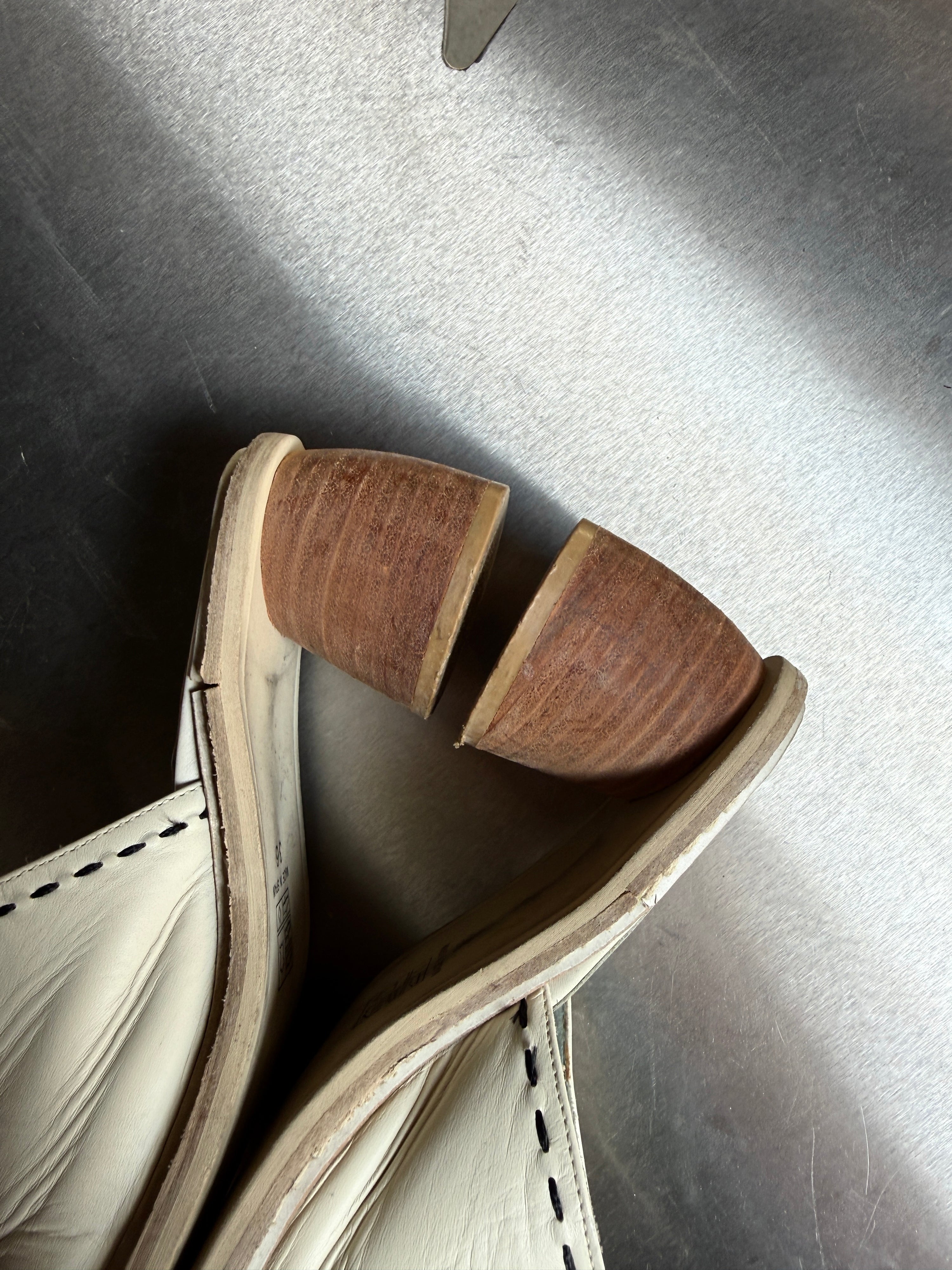 Vintage “Spiral” Leather Mule Clogs White - EU 36