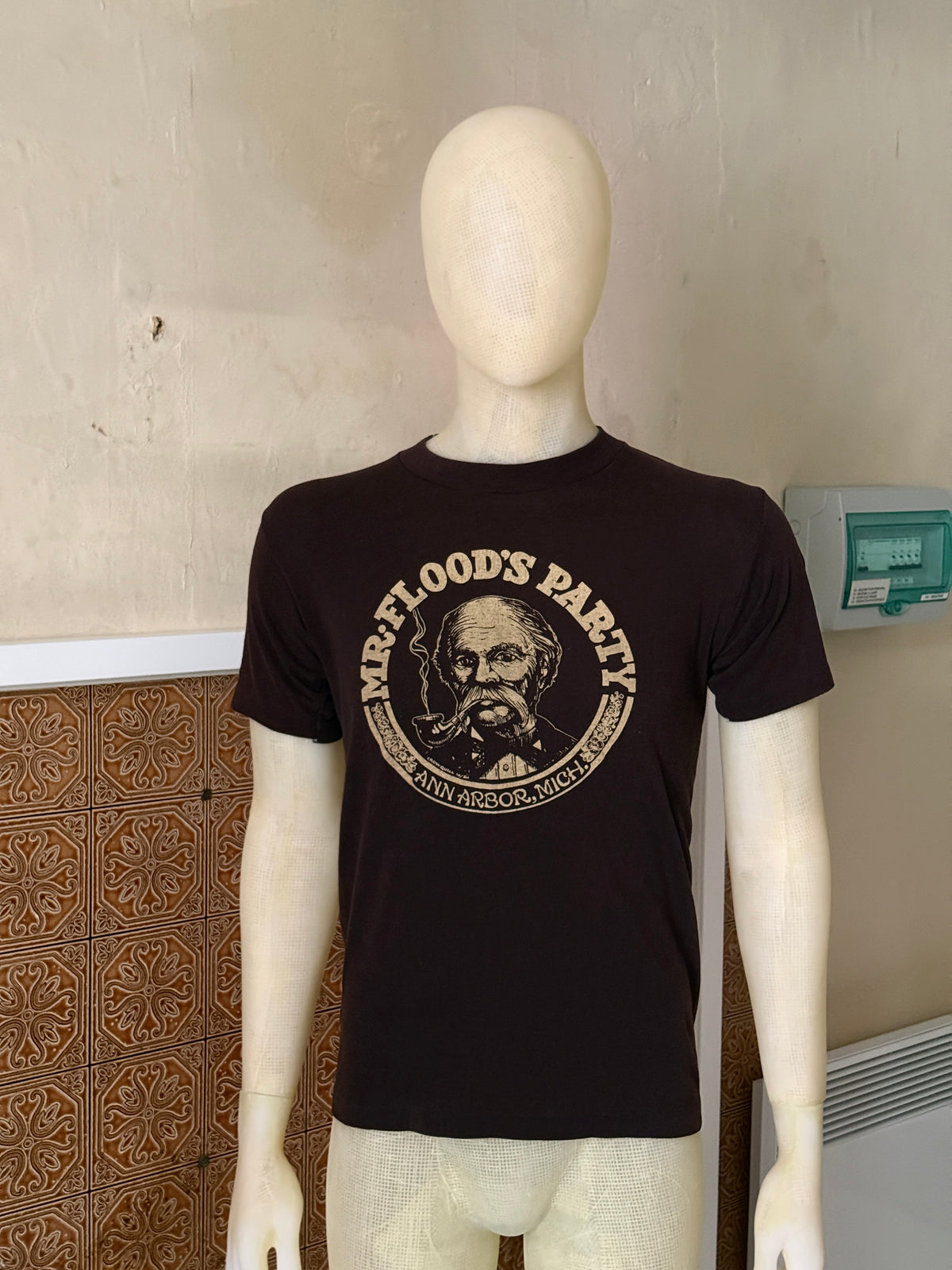 Vintage 1980s "Mr Floods Party Bar" Brown T-Shirt - S
