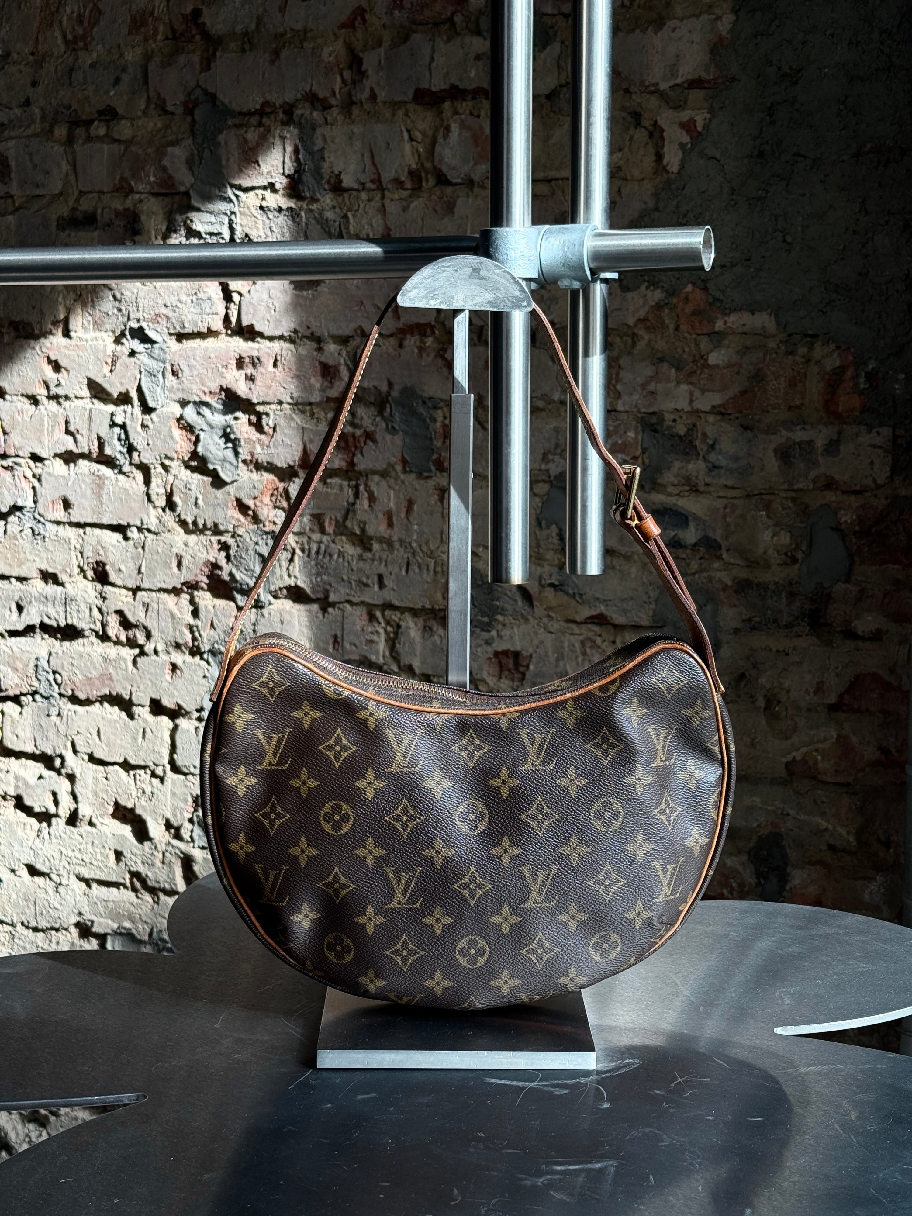 Vintage 2003 Louis Vuitton Croissant MM Bag (FL0043)