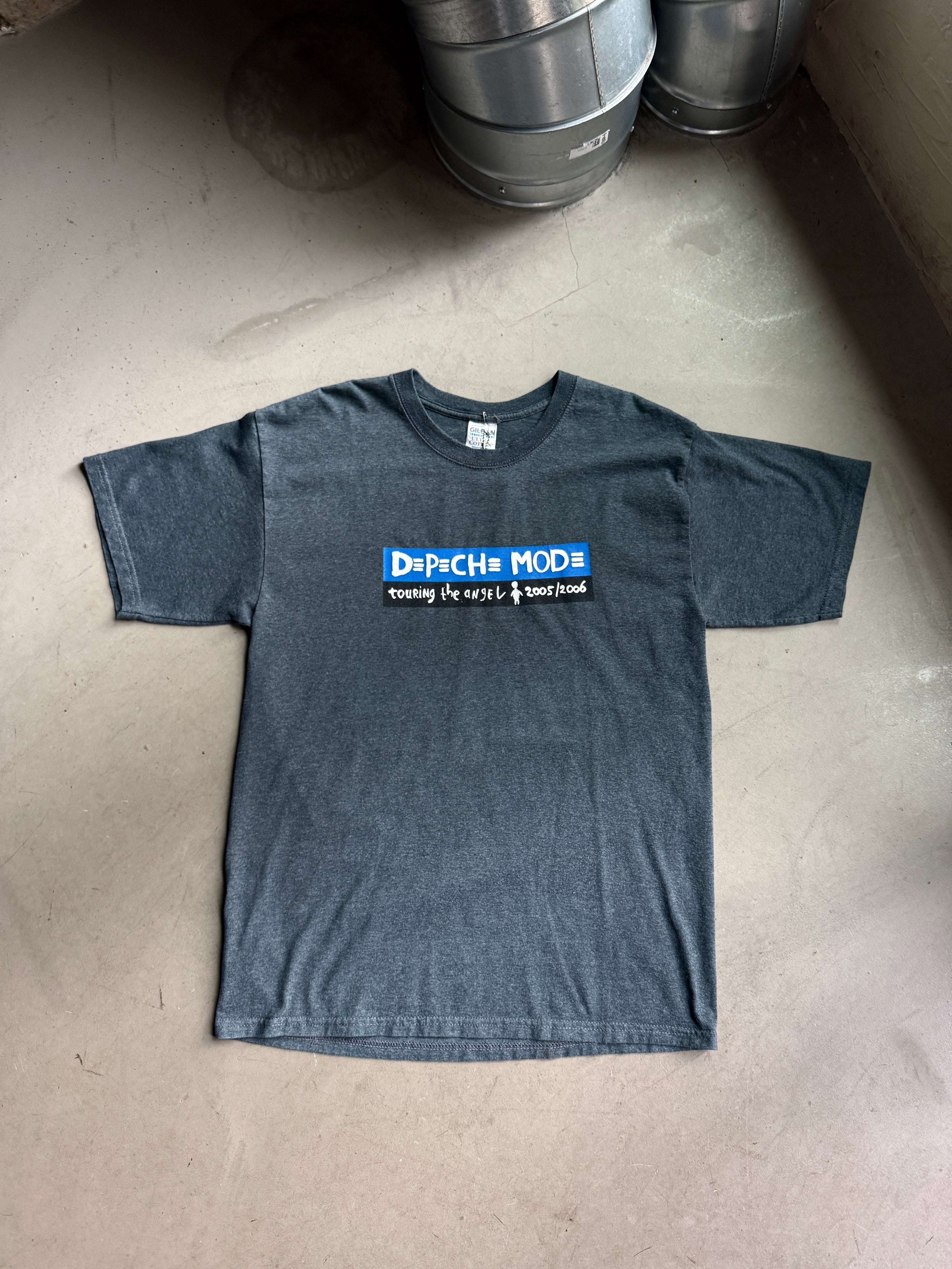 Vintage 2005/06 Depeche Mode "Touring the Angel" Tour Tee Grey - L