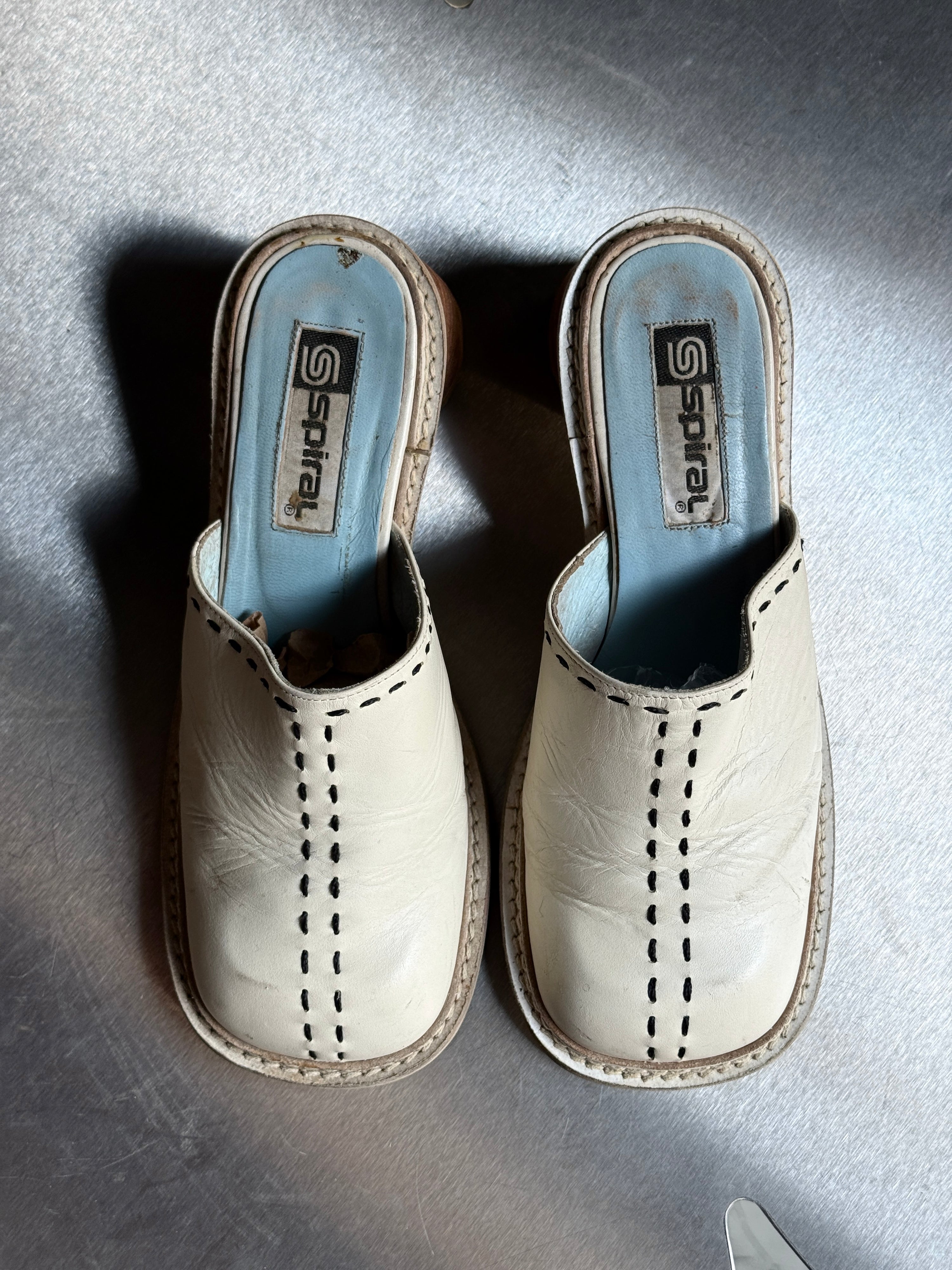 Vintage “Spiral” Leather Mule Clogs White - EU 36