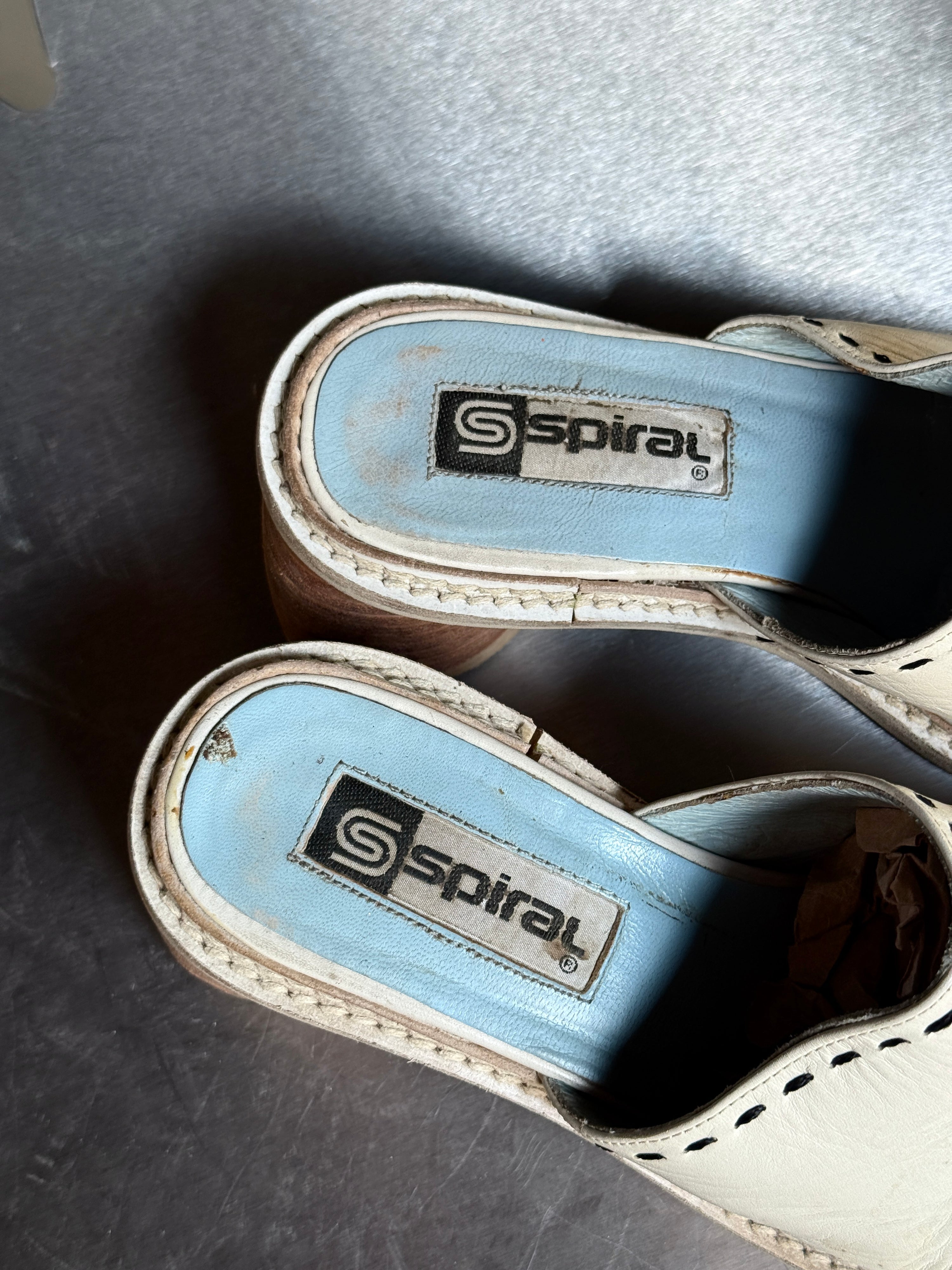 Vintage “Spiral” Leather Mule Clogs White - EU 36