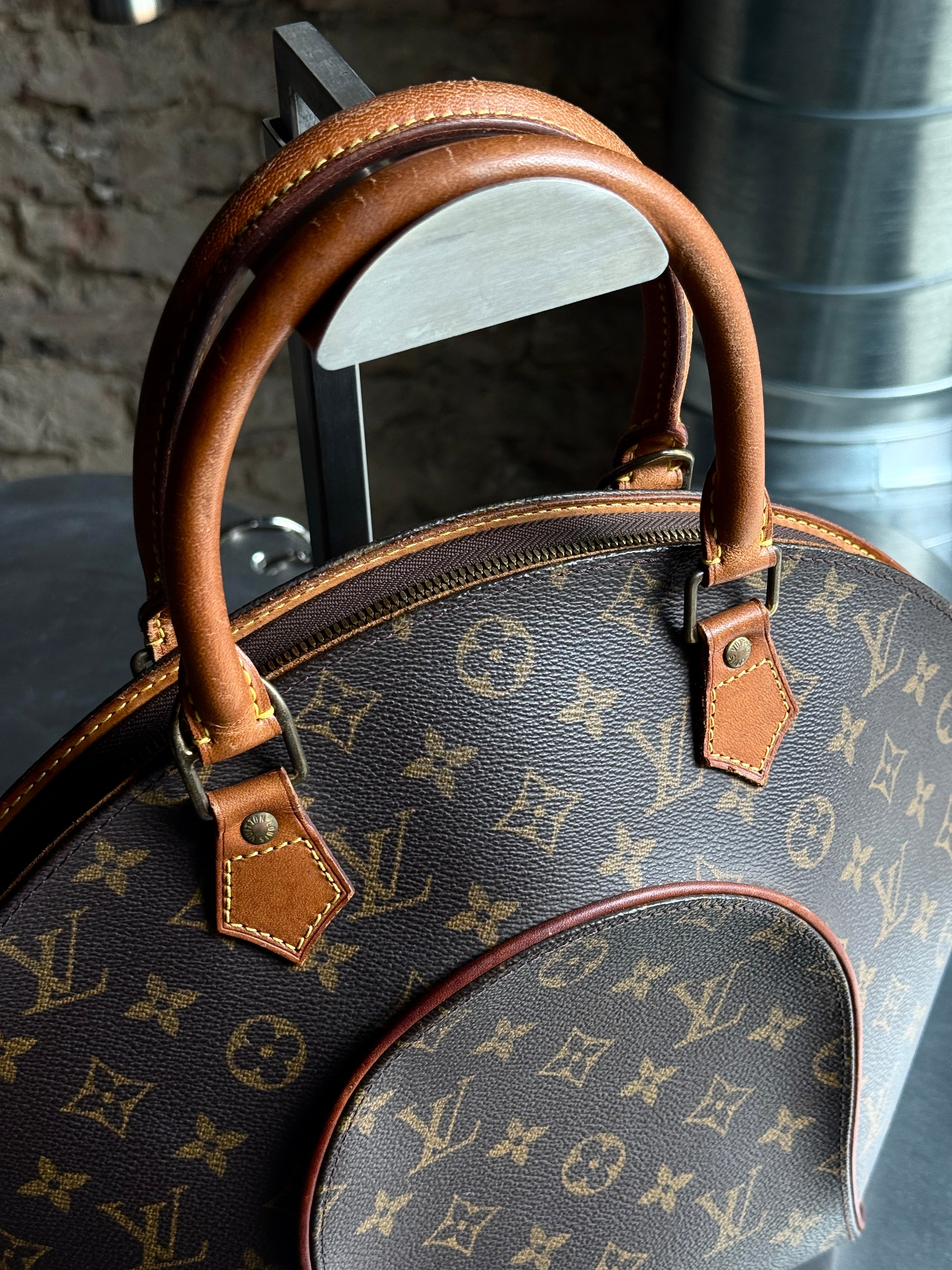 Vintage 1999 Louis Vuitton Ellipse PM Monogram Bag (MI0959)