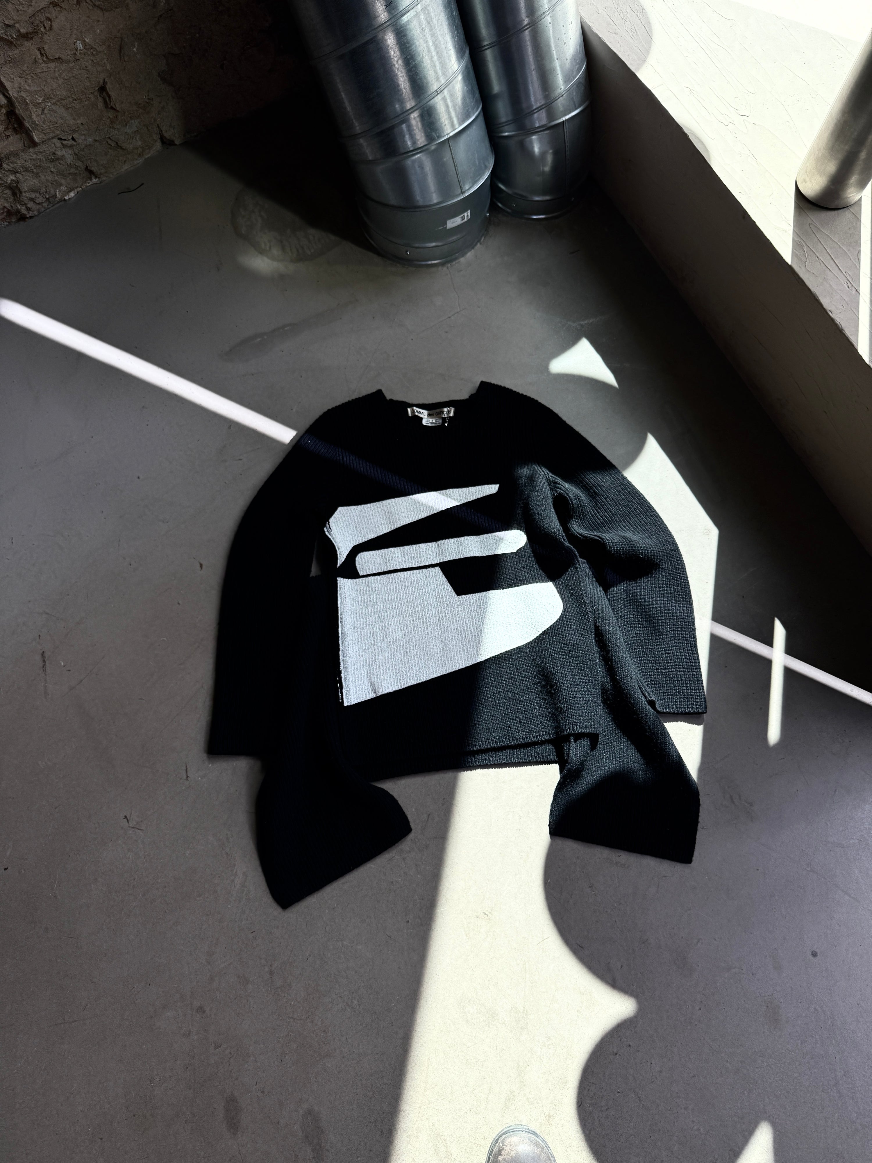 AW2022 Comme des Garçons Graphic Asymetrical Wool Knit Black - S