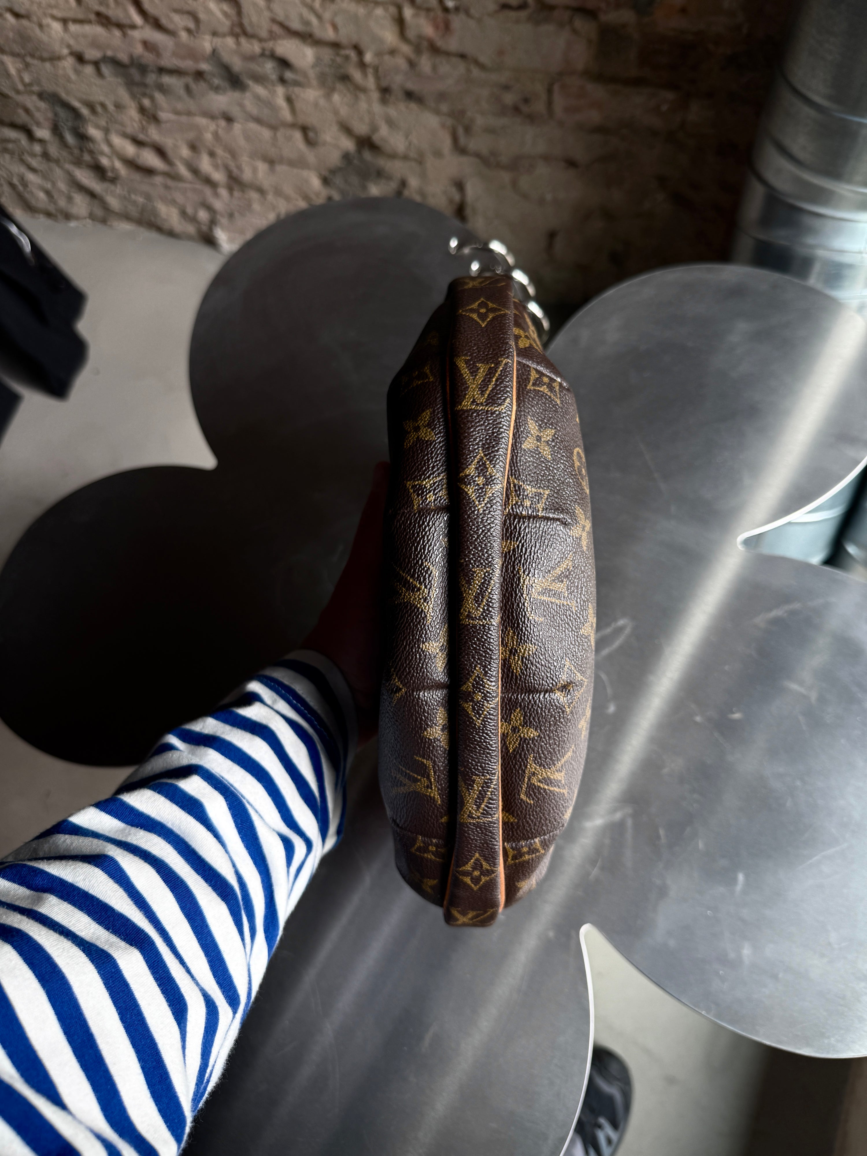Vintage 2003 Louis Vuitton Croissant MM Bag (FL0043)