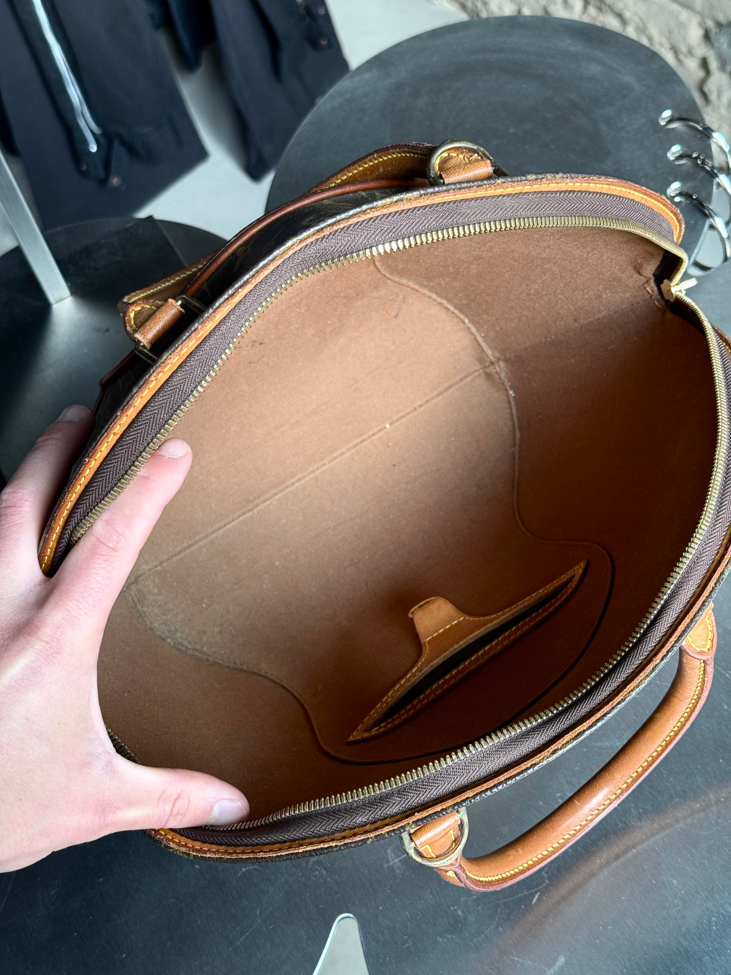 Vintage 1999 Louis Vuitton Ellipse PM Monogram Bag (MI0959)