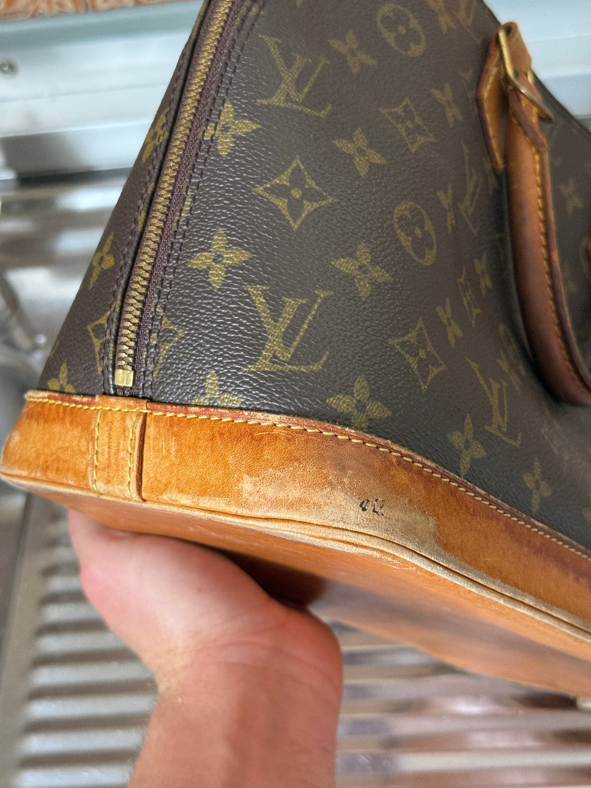 Vintage 1997 Louis Vuitton Alma Bag (BA1907)