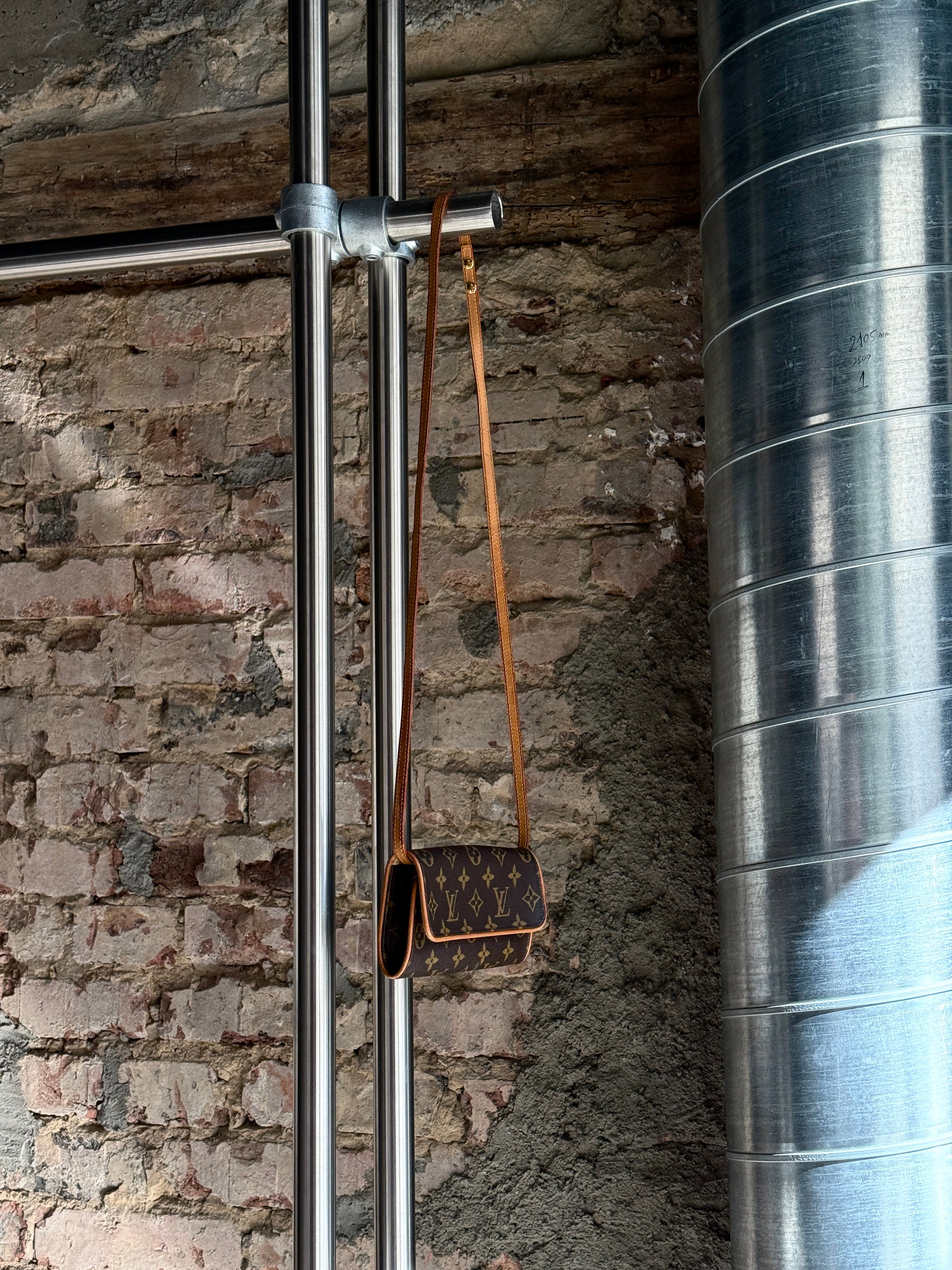 Vintage 1999 Louis Vuitton Twin PM Crossbody Bag (CA0999)