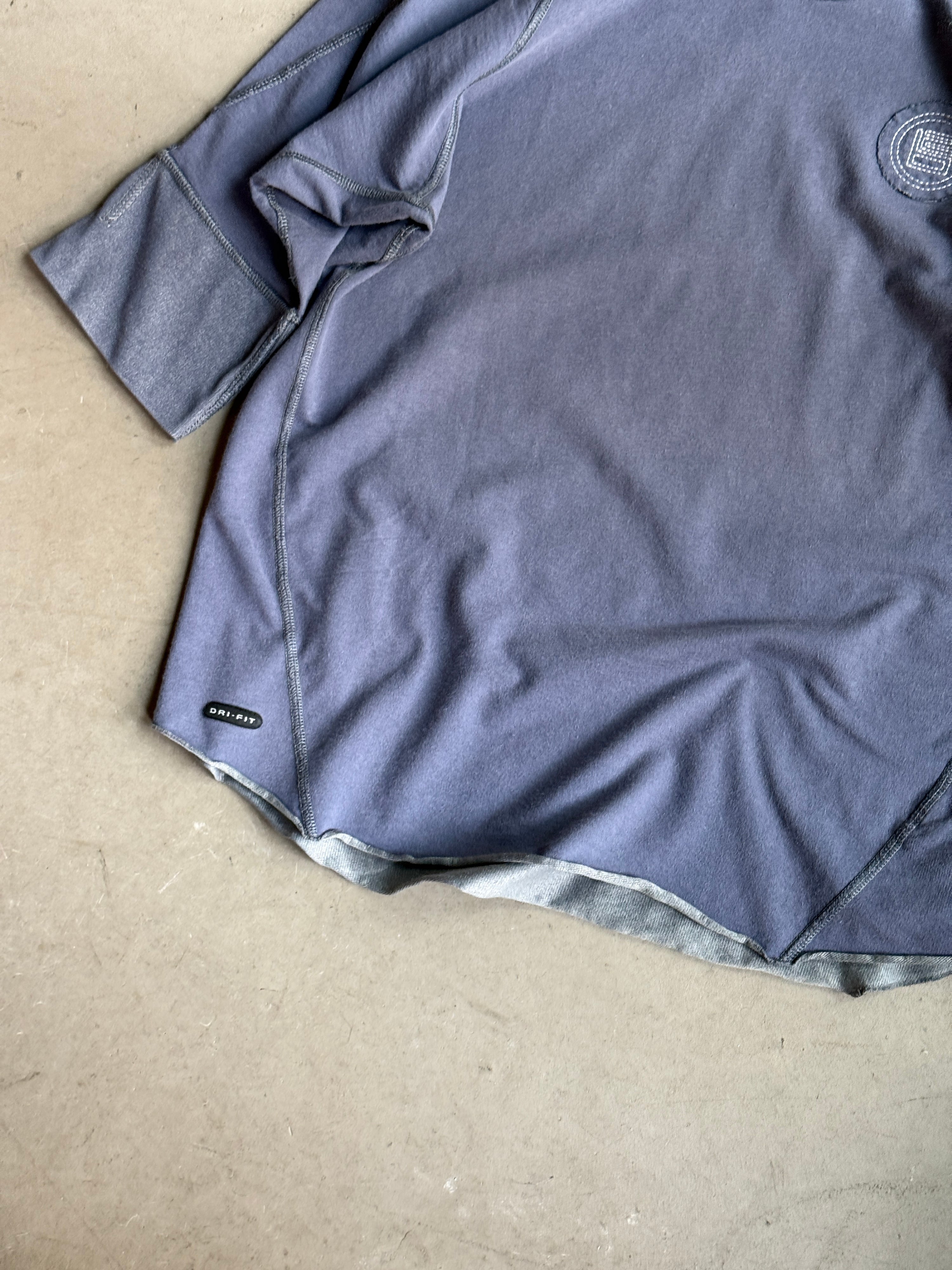 Vintage 2000s Nike "LeBron James" Sports Tee Lavender - M