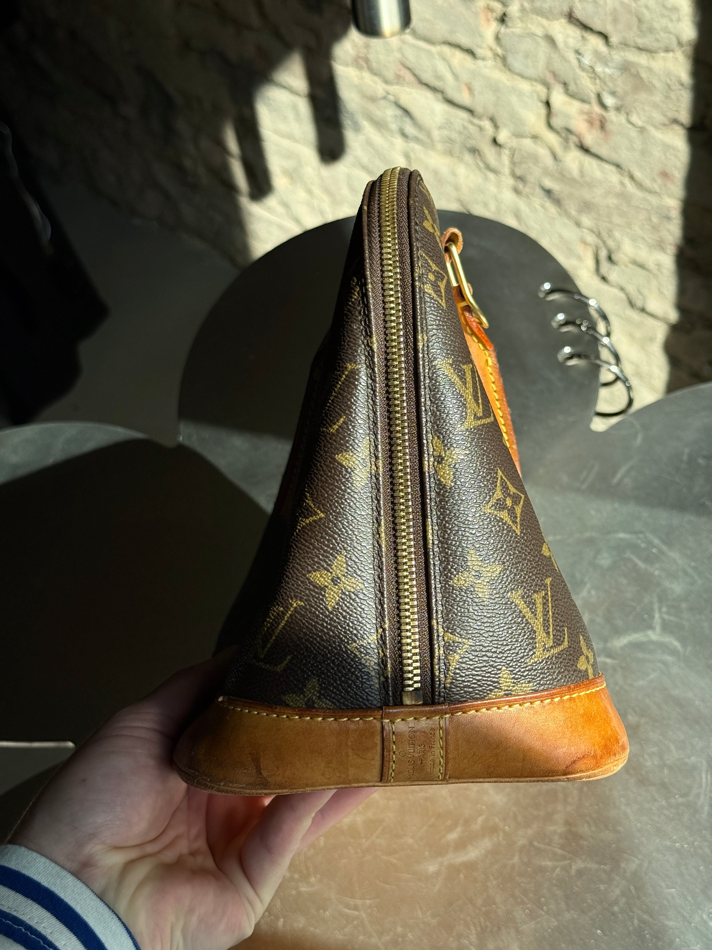 Vintage 2001 Louis Vuitton Alma Monogram Bag (FL0091)
