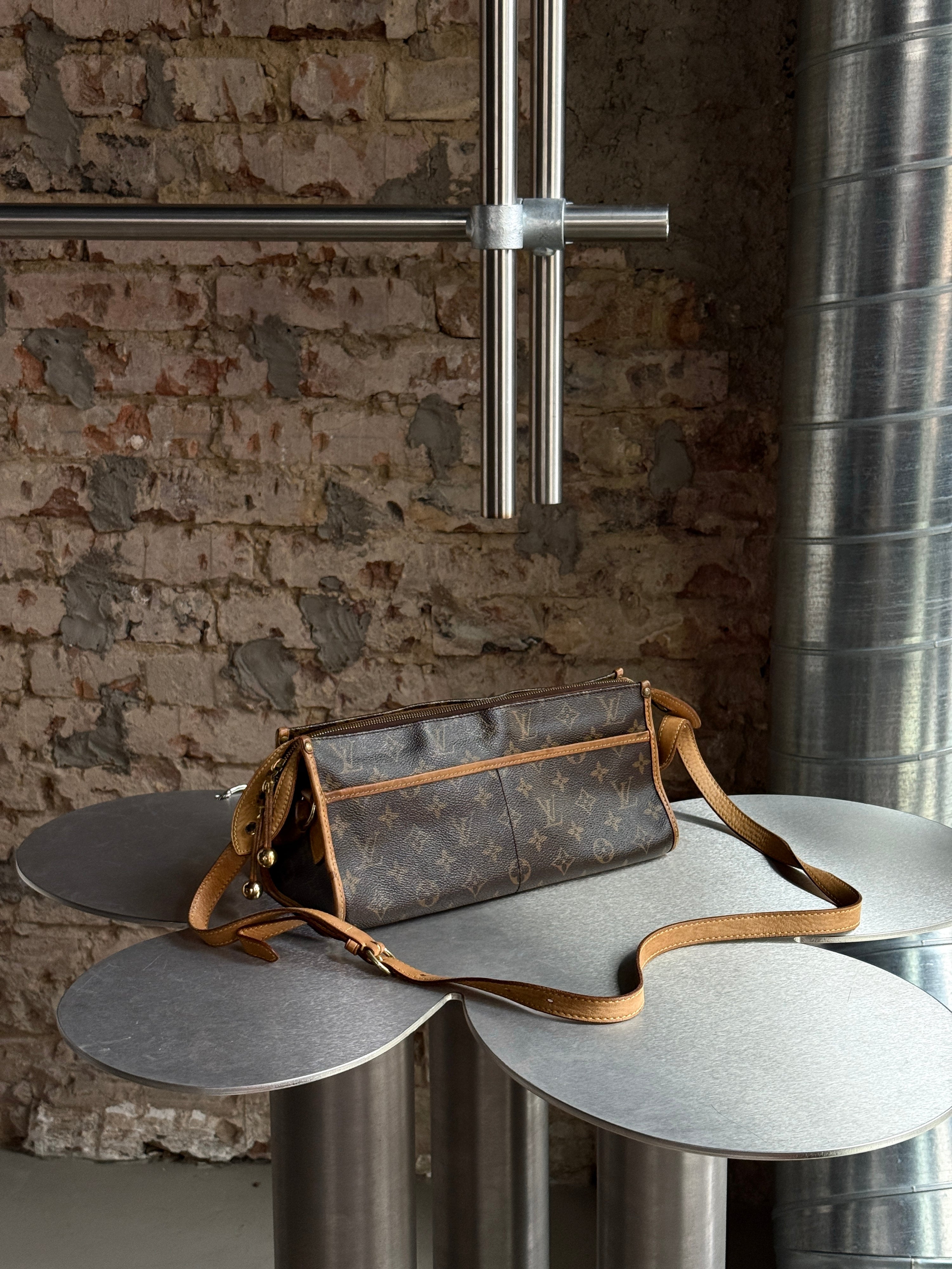 2005 Louis Vuitton Popincourt Shoulder Bag Brown (DU0095)