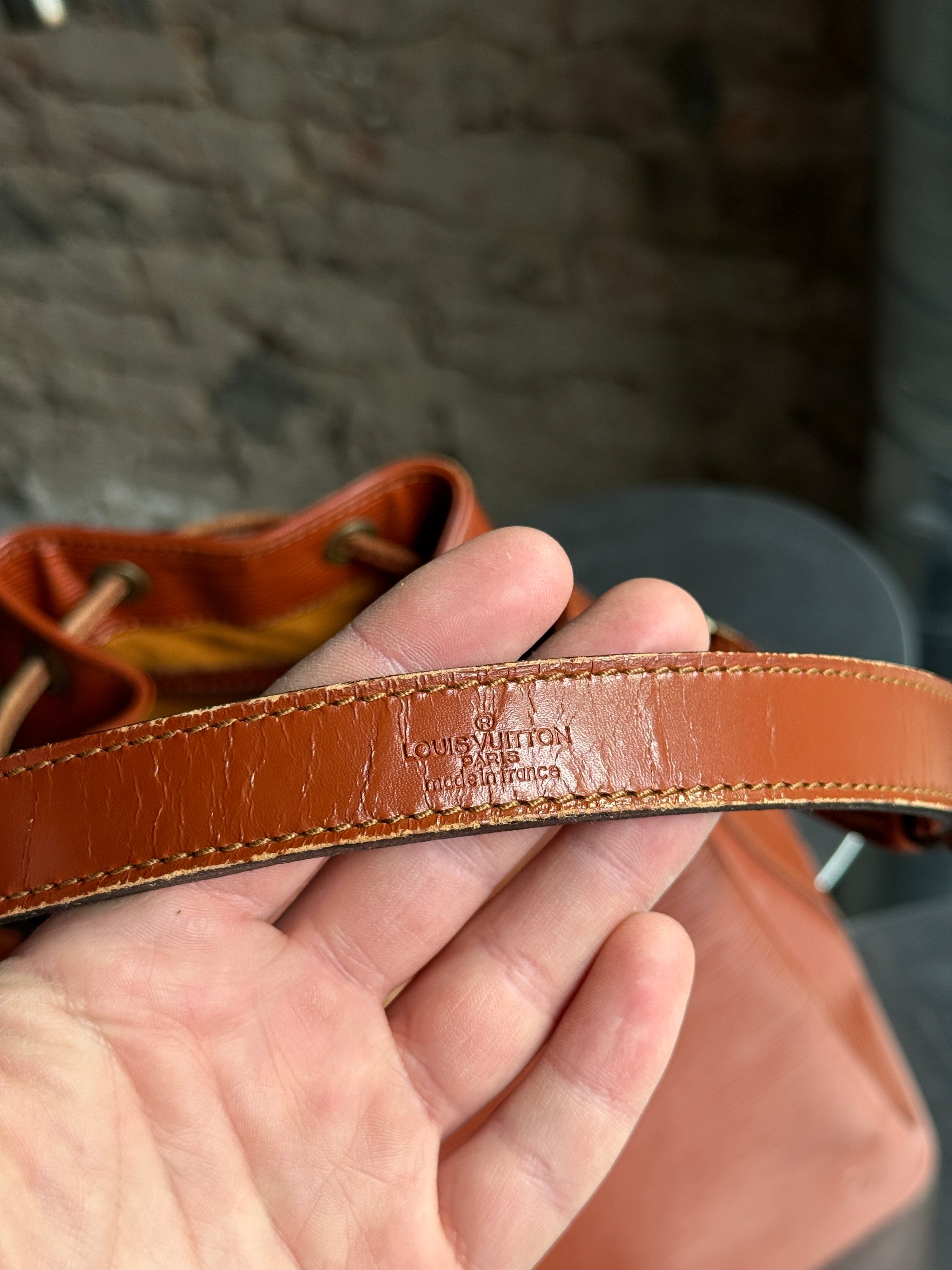 1988 Louis Vuitton Sac Noé Petit Epi Cognac