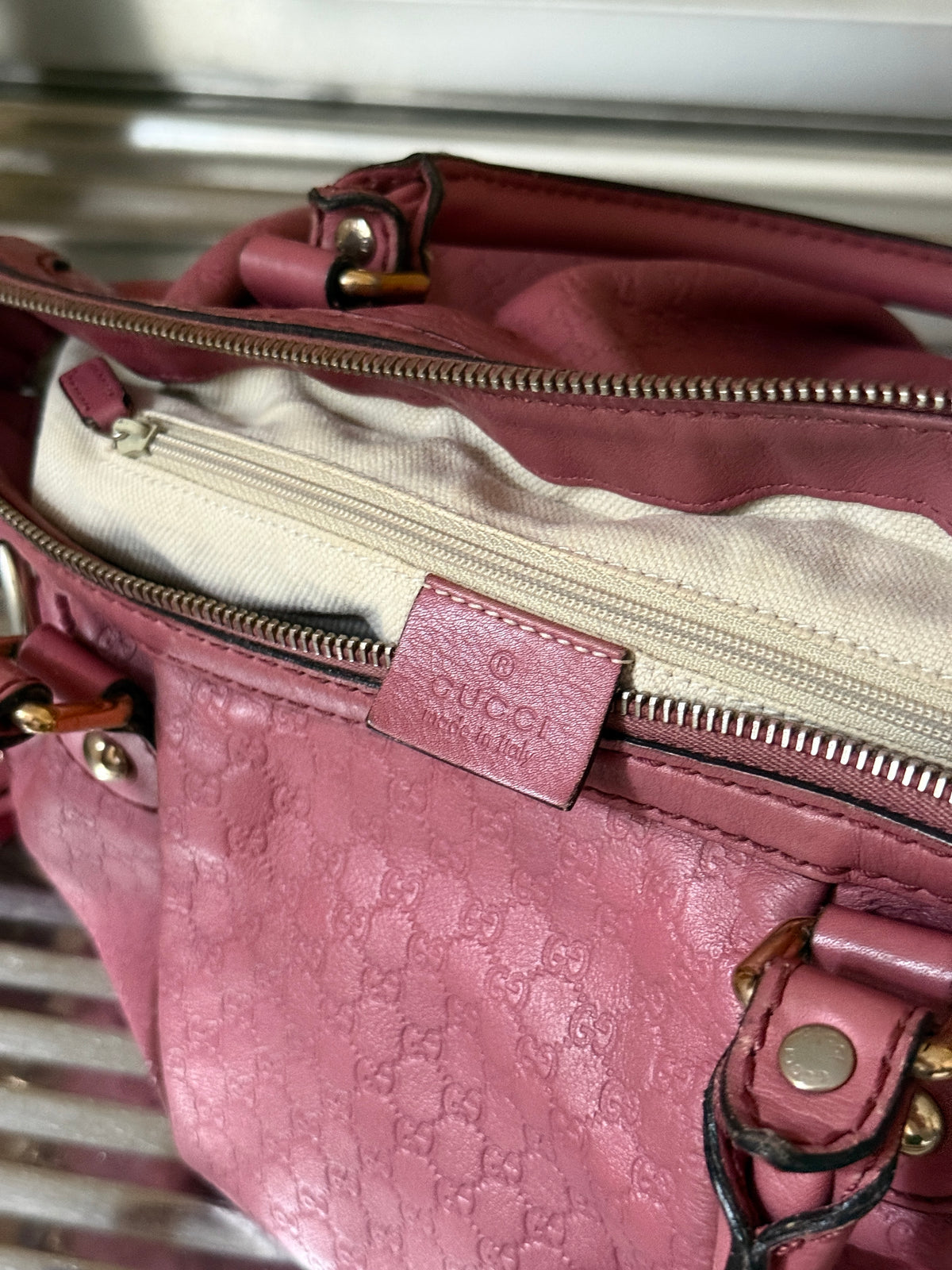 Gucci Microguccissima Sukey Medium 2-Way Bag Pink Leather