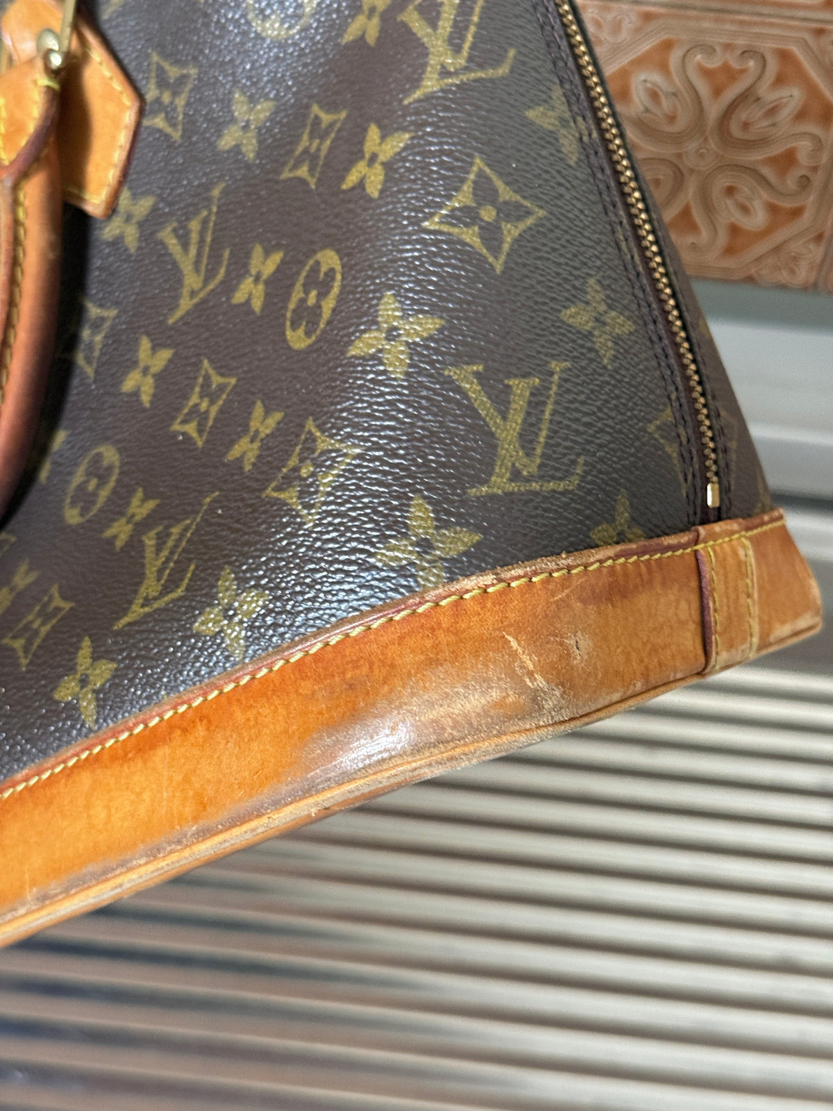Vintage 1997 Louis Vuitton Alma Bag (BA1907)