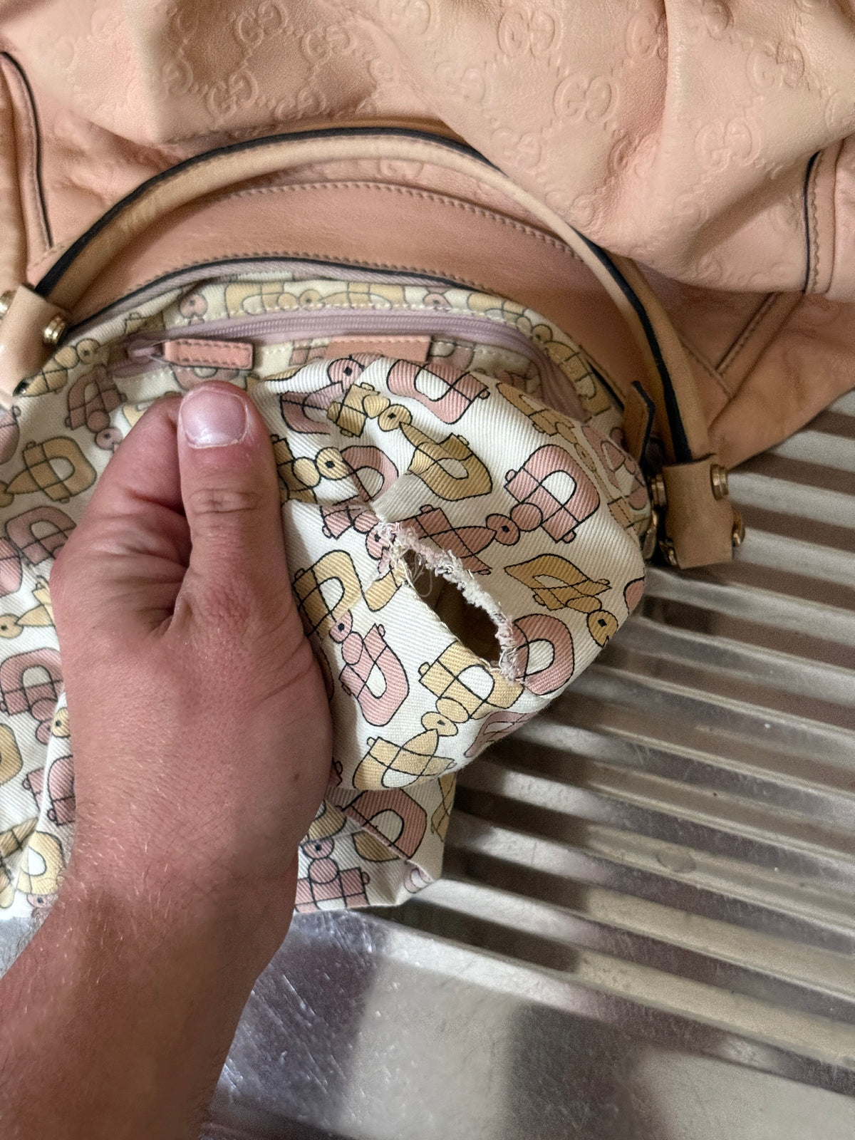 Gucci Guccissima Abbey D-Ring Small Leather Shoulder Bag Pink